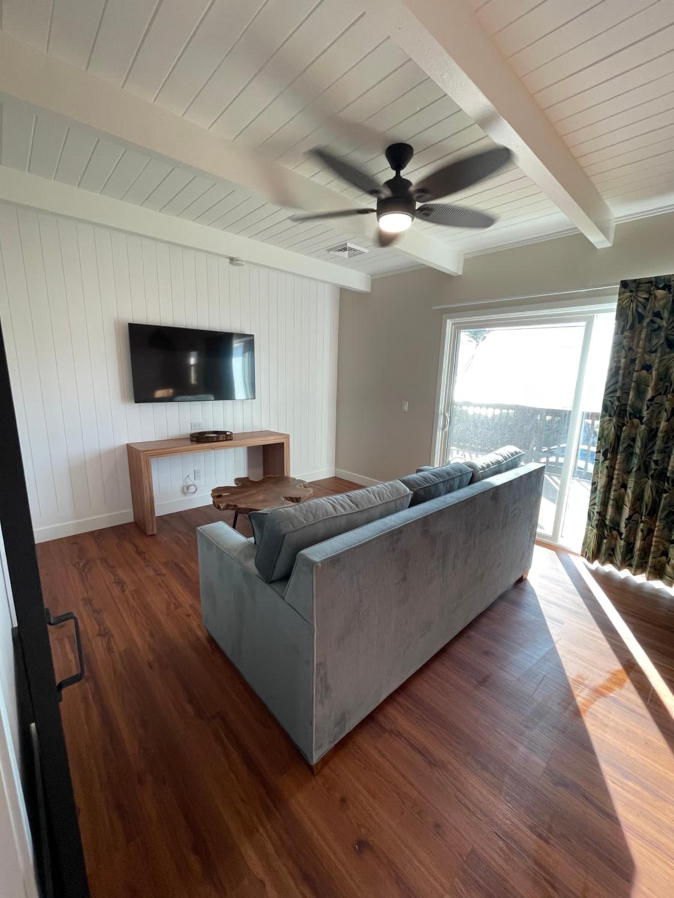 Superior King Suite with Ocean View - Non-Smoking - Photo 2