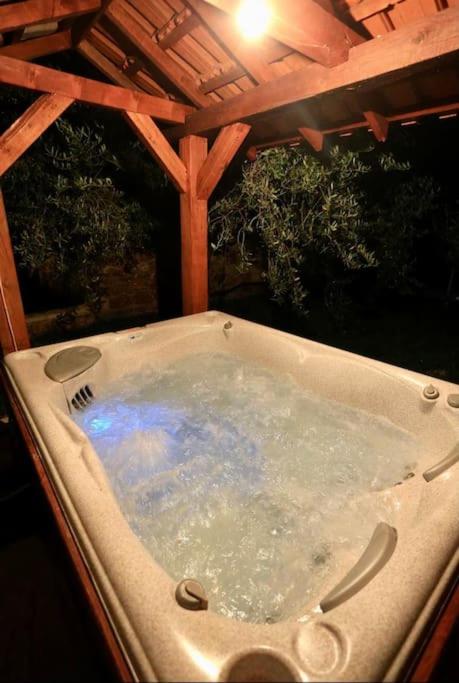 Villa photo 2