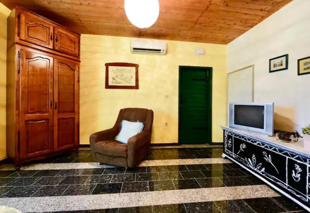 Villa photo 1