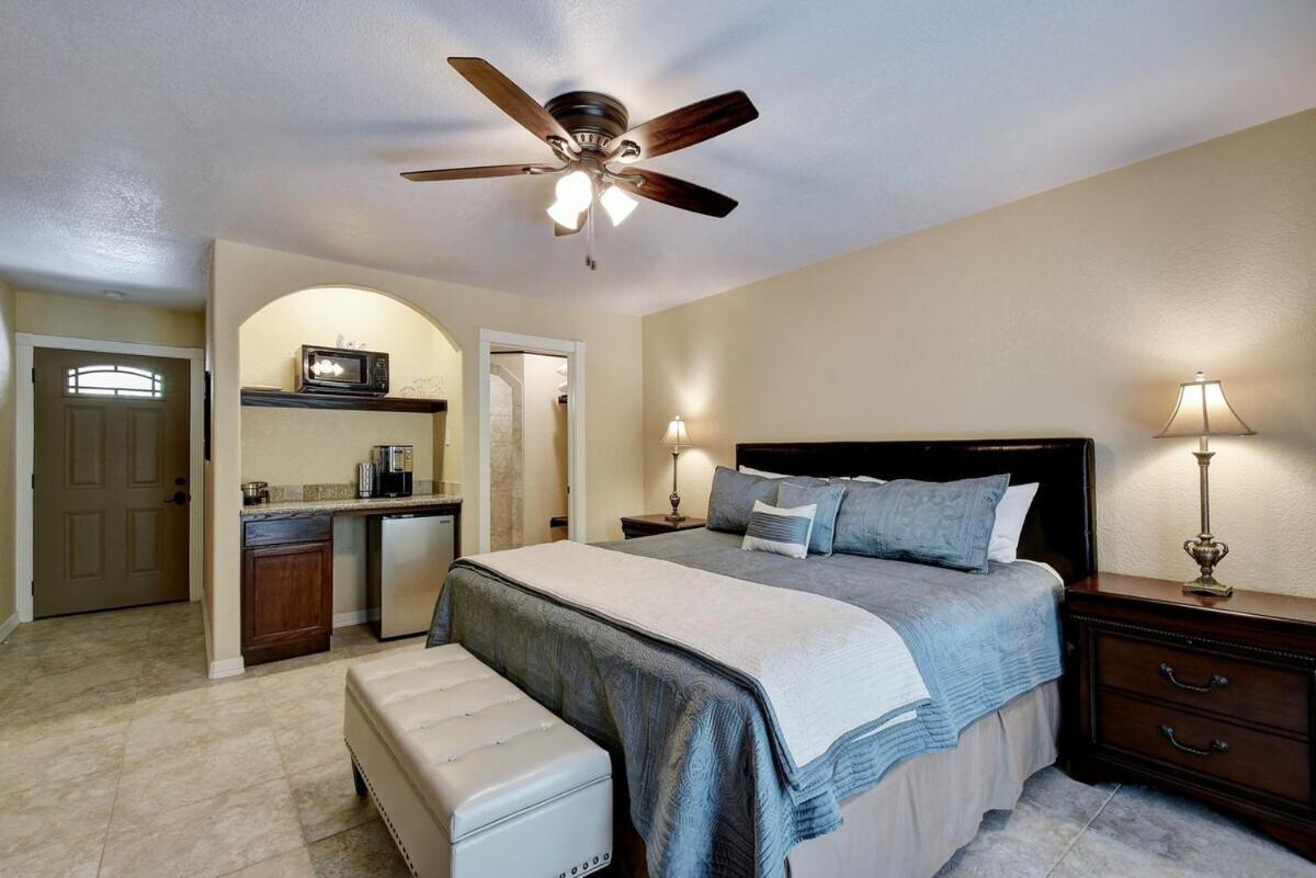 Suite with Balcony photo 1