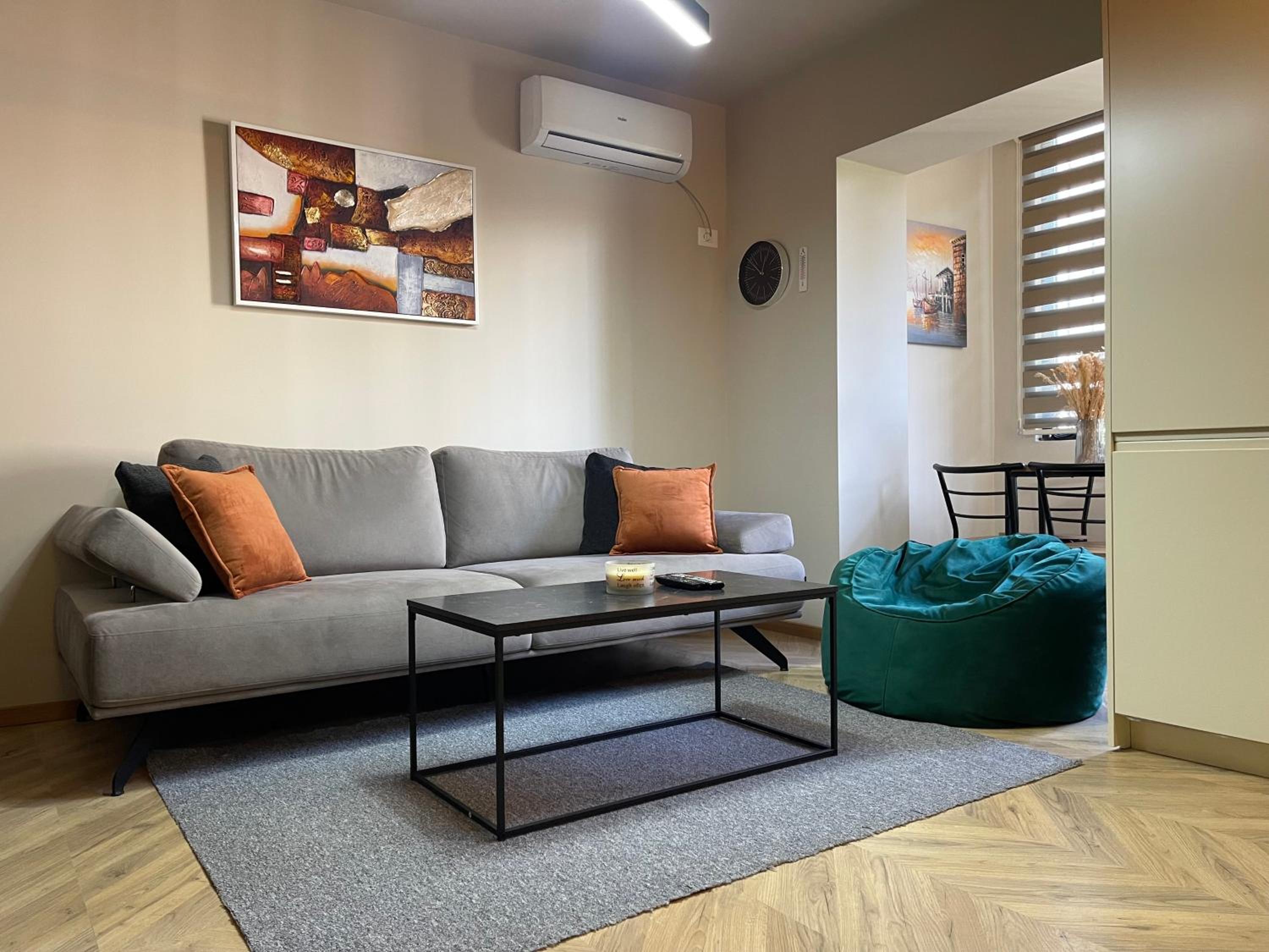 One-Bedroom Apartment