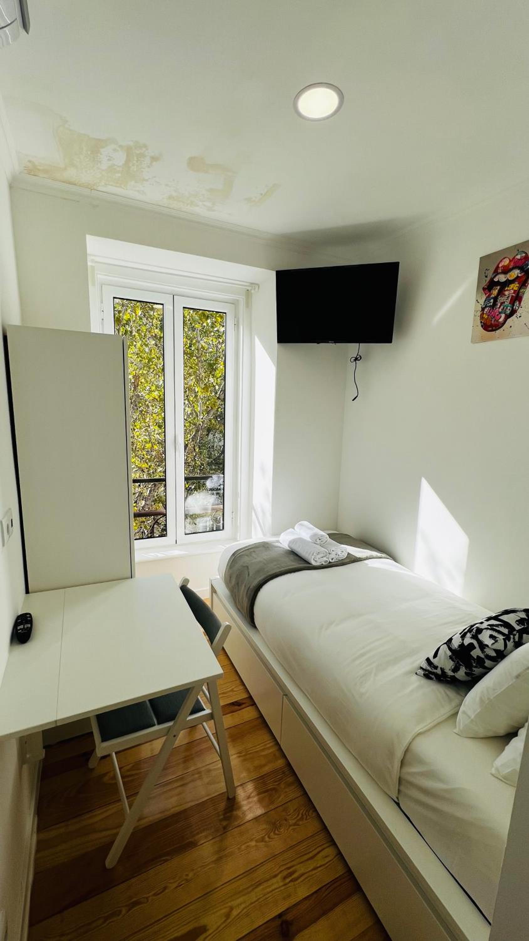 Single Room With Private Bathroom