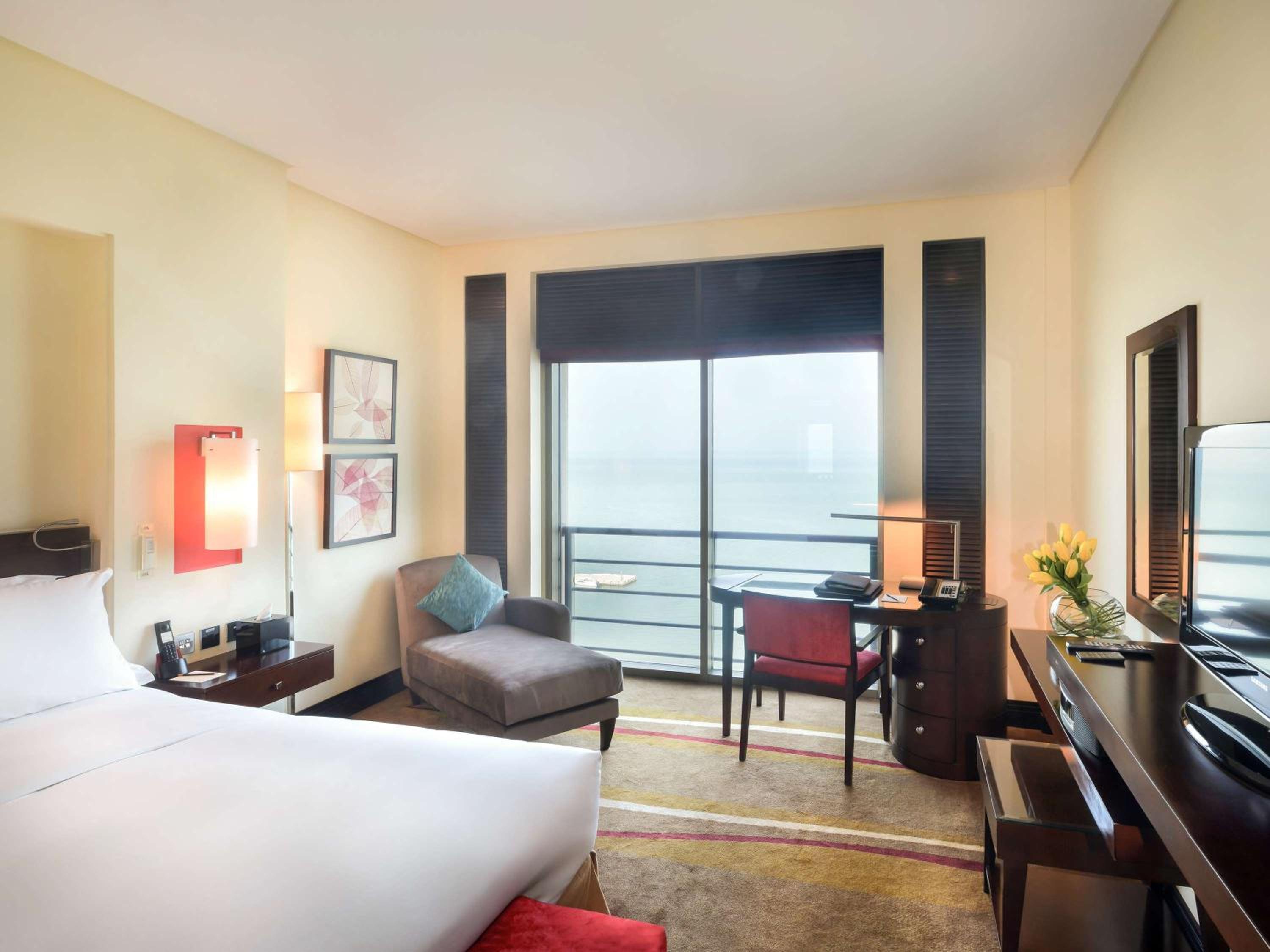 Luxury Room 1 Queen Bed - Sea View - Photo 3
