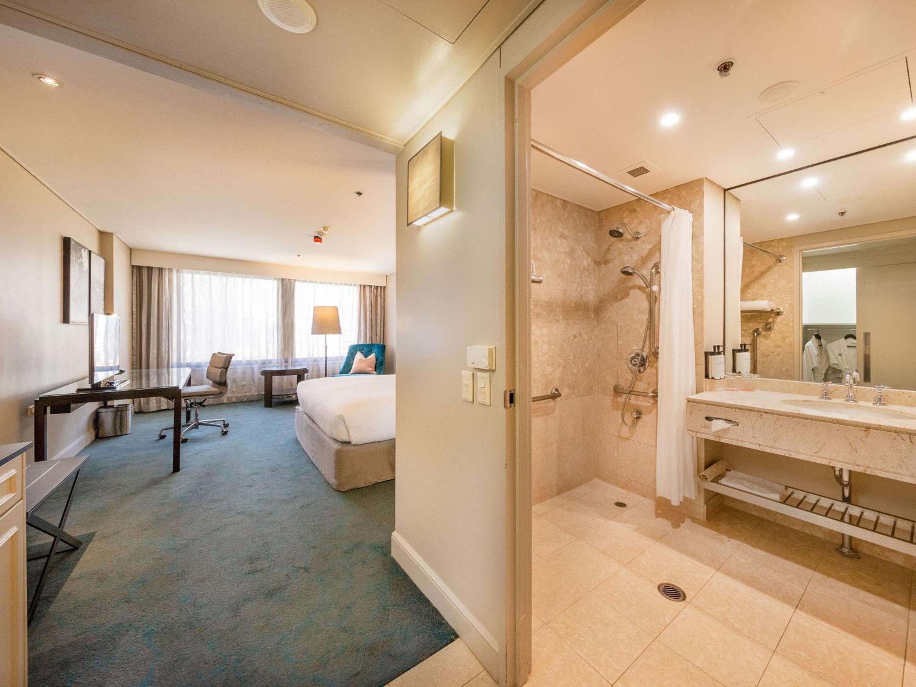 SUPERIOR ROOM, 1 King Size Bed, Accessible Room