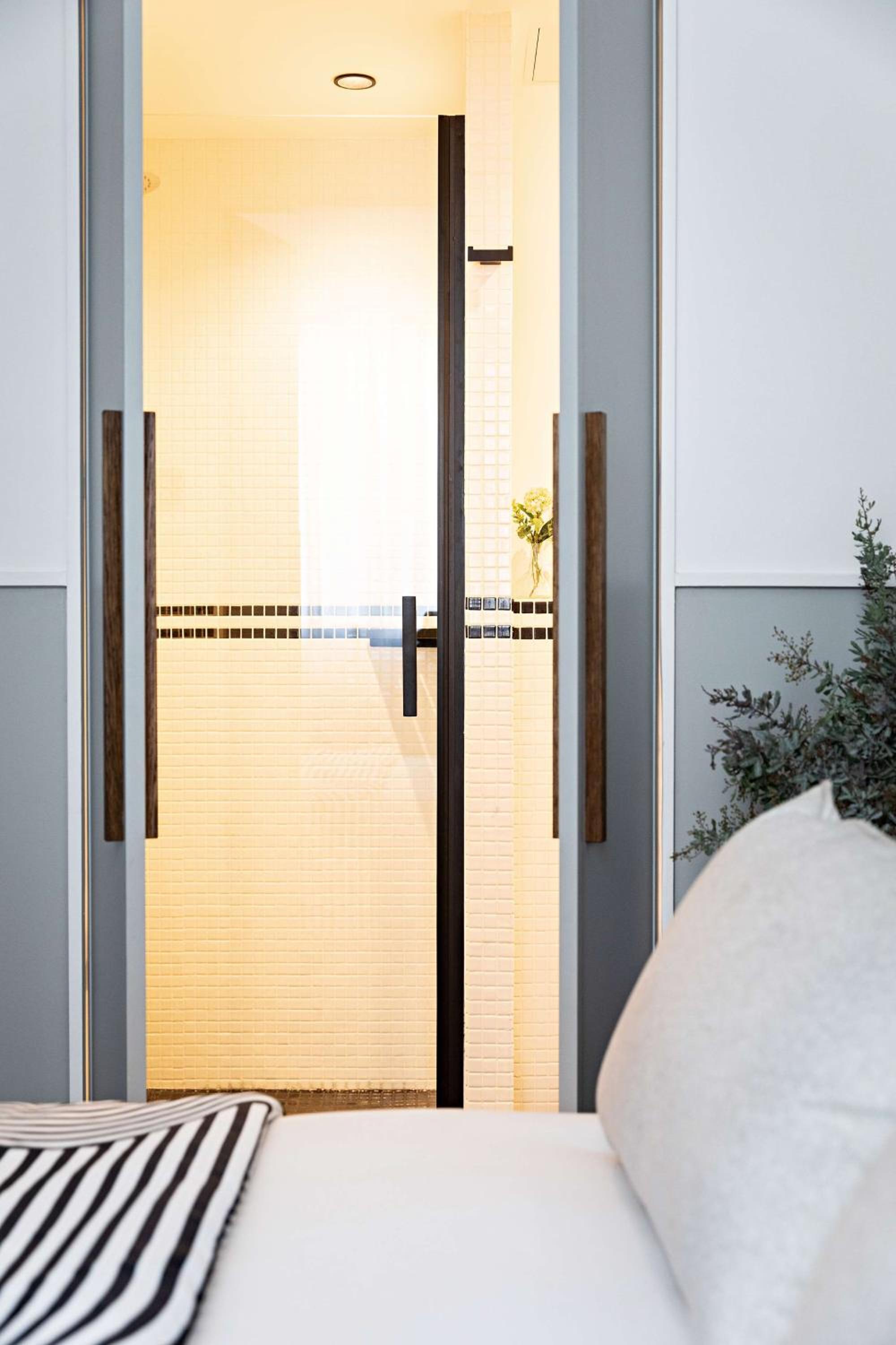Classic Single Room with Shower Only - Upper Floor/Non-Smoking