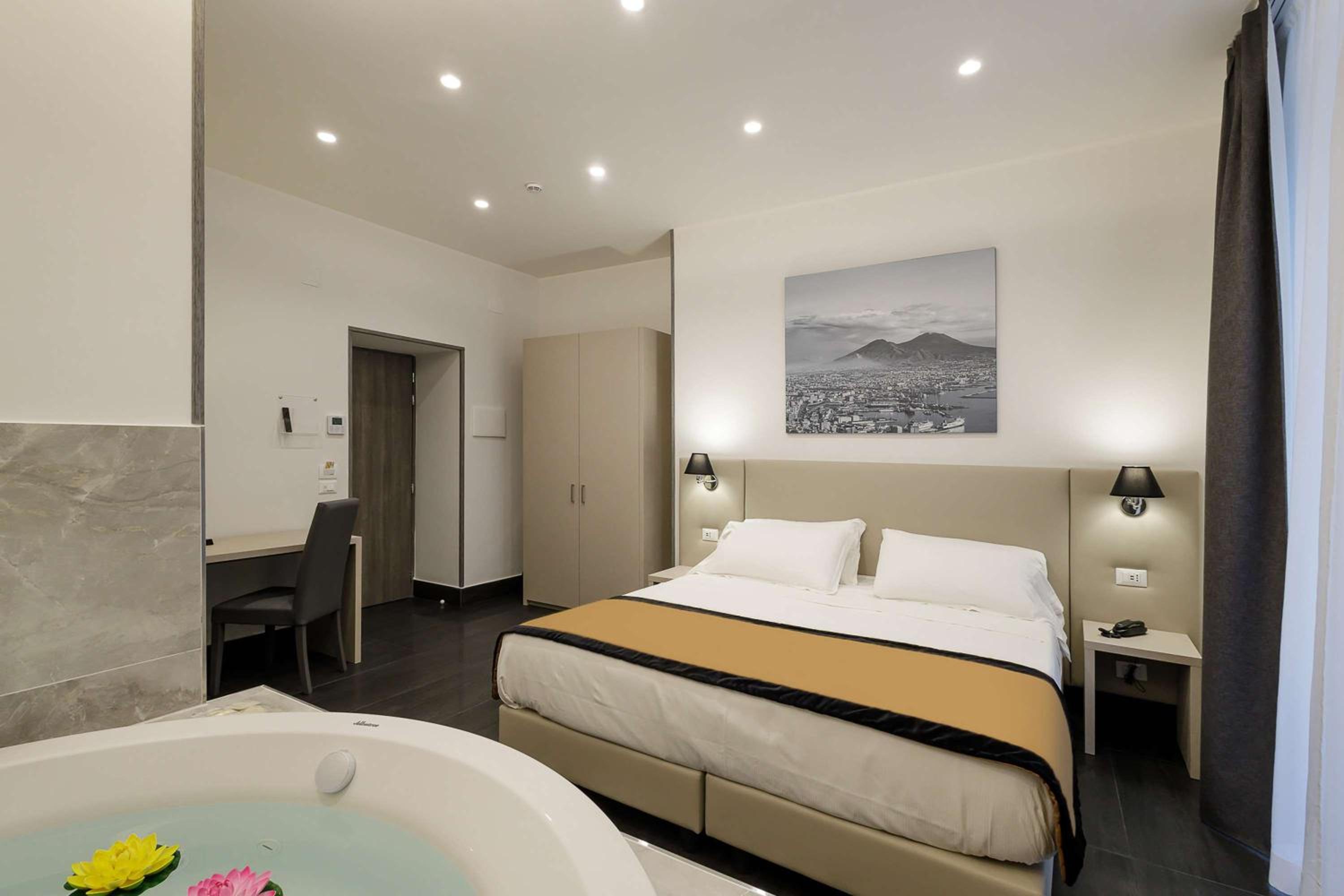 Deluxe King Room with Bath Tub and Balcony - Non-Smoking photo 2