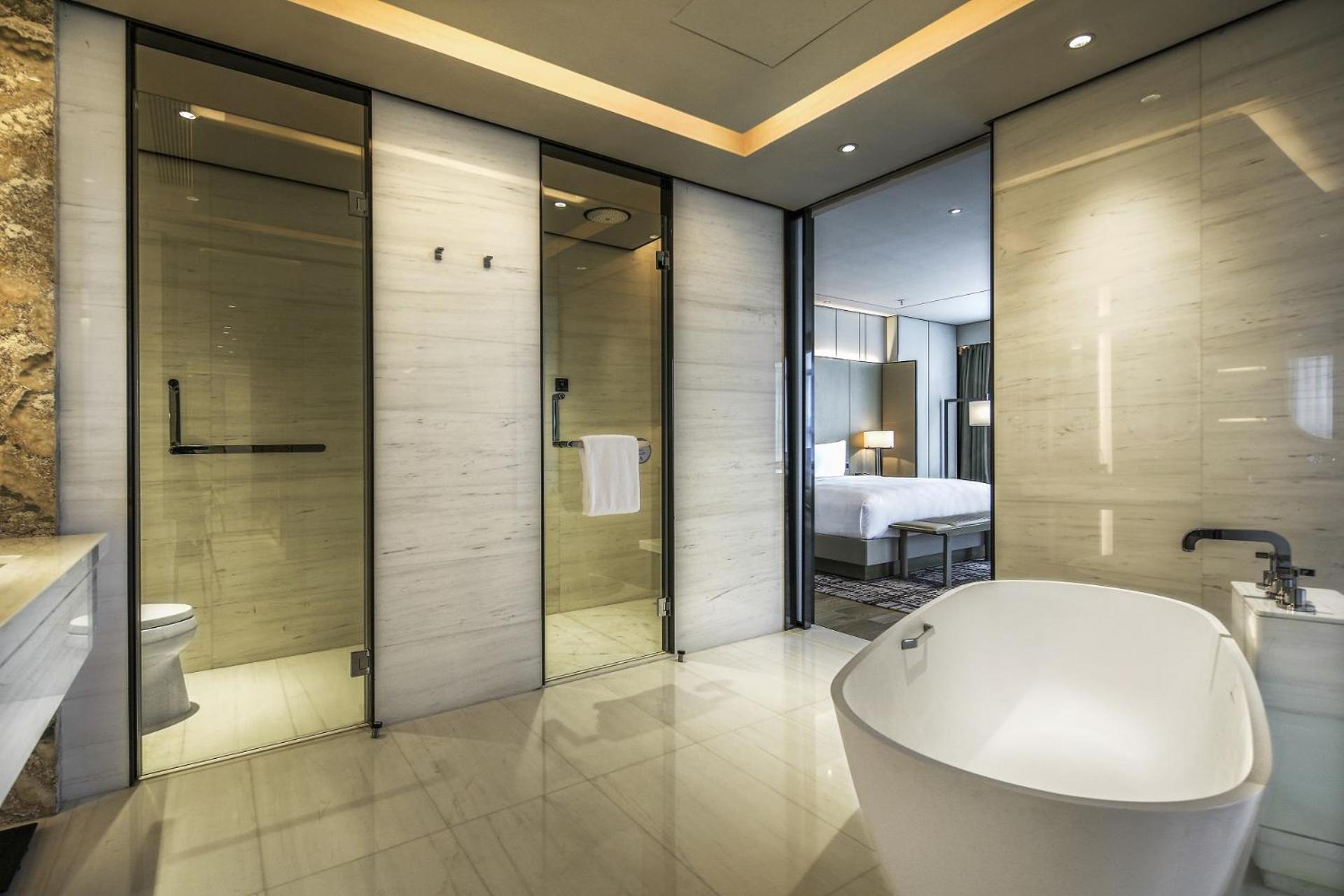 Executive Suite thumbnail 5