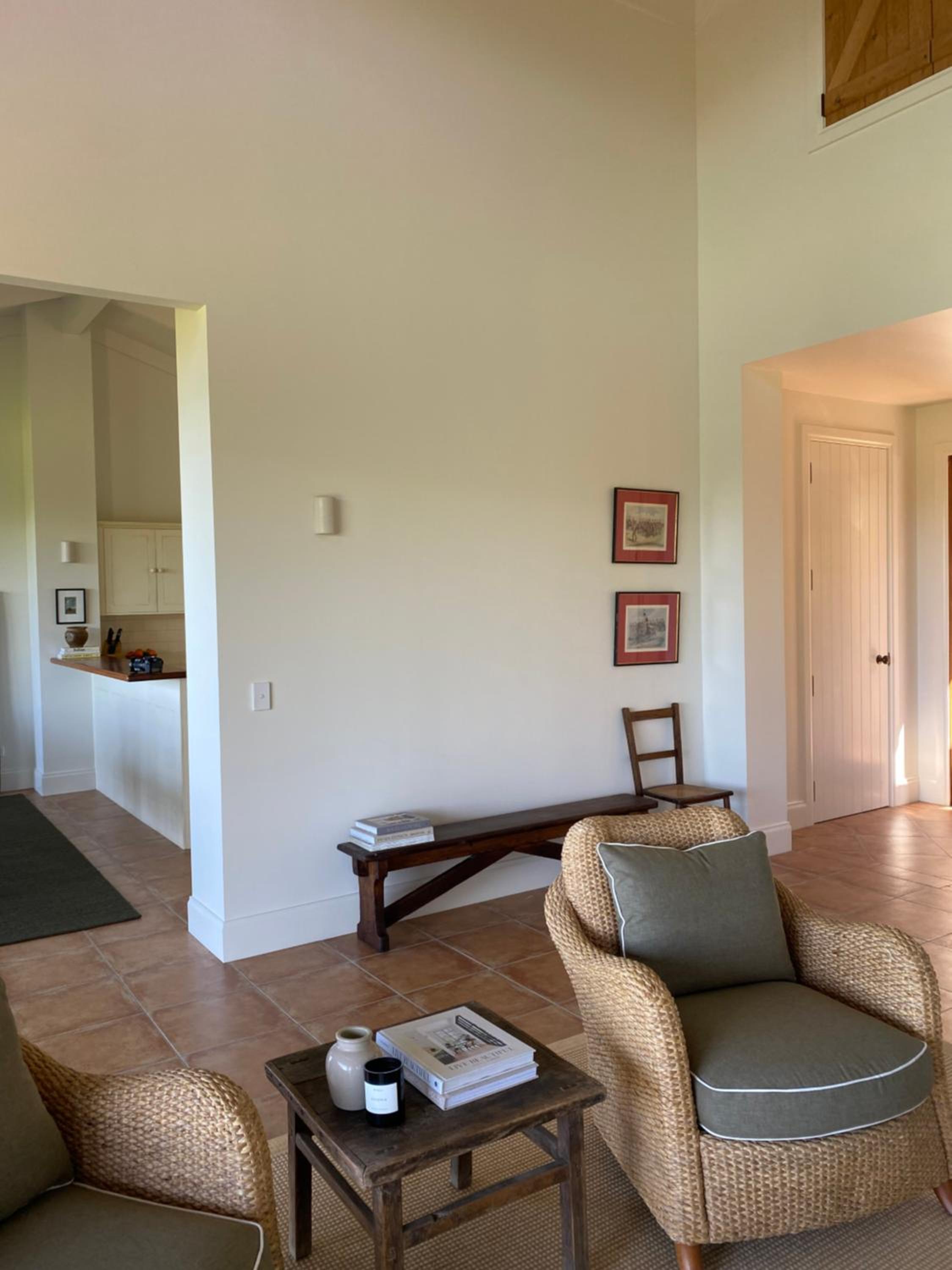 Three-Bedroom House photo 3