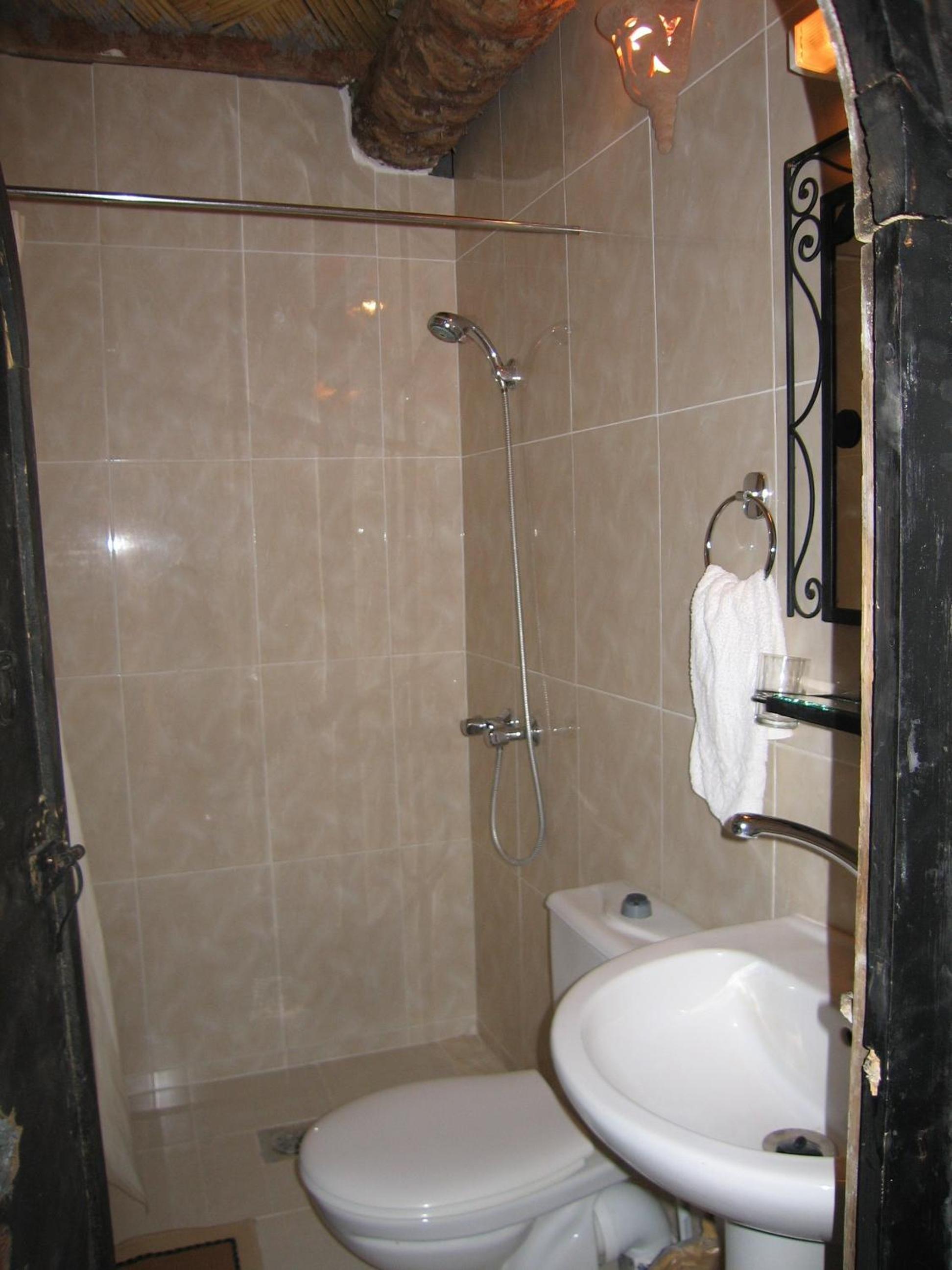 Double Room with Private Bathroom photo 3