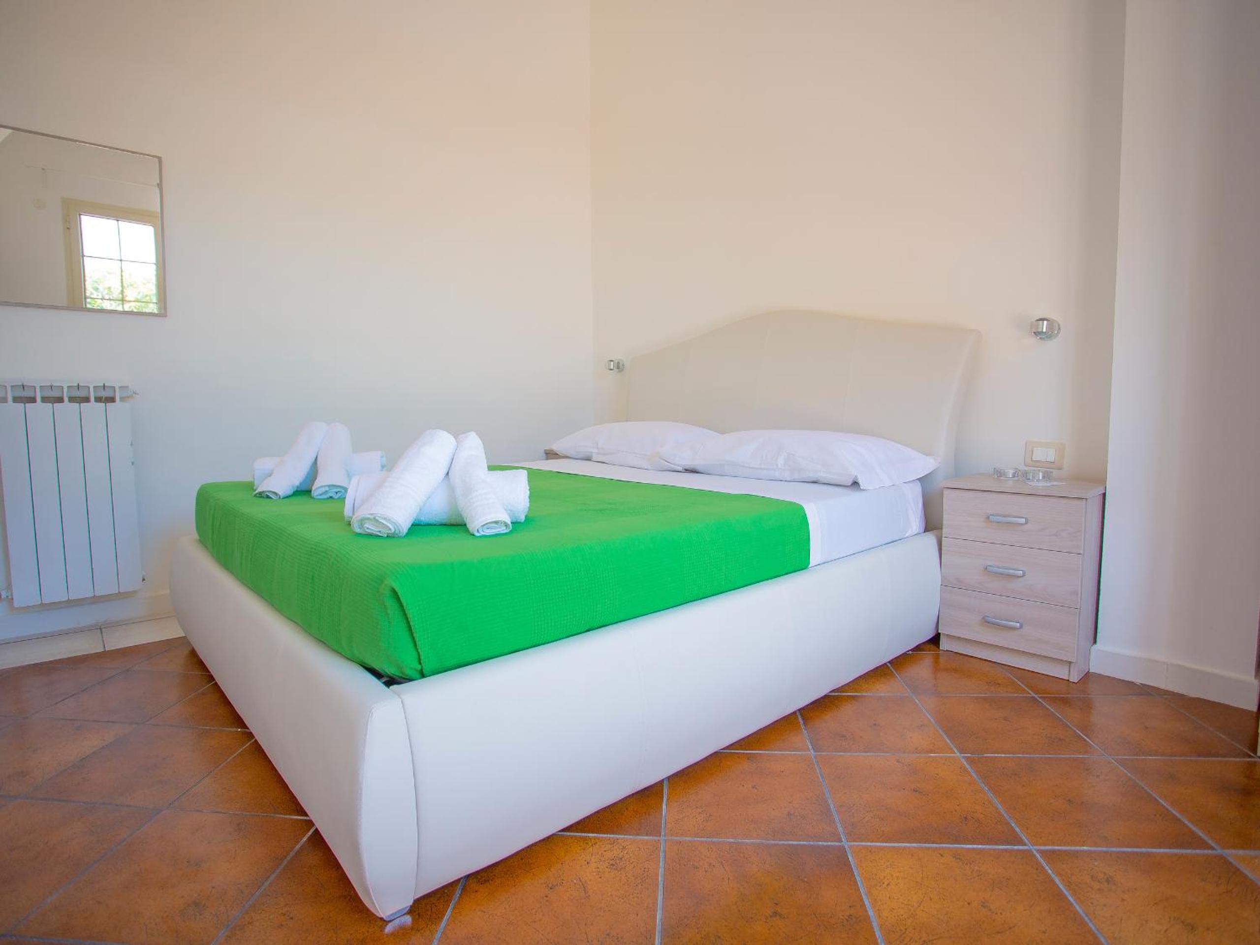 Deluxe Triple Room - Photo 35