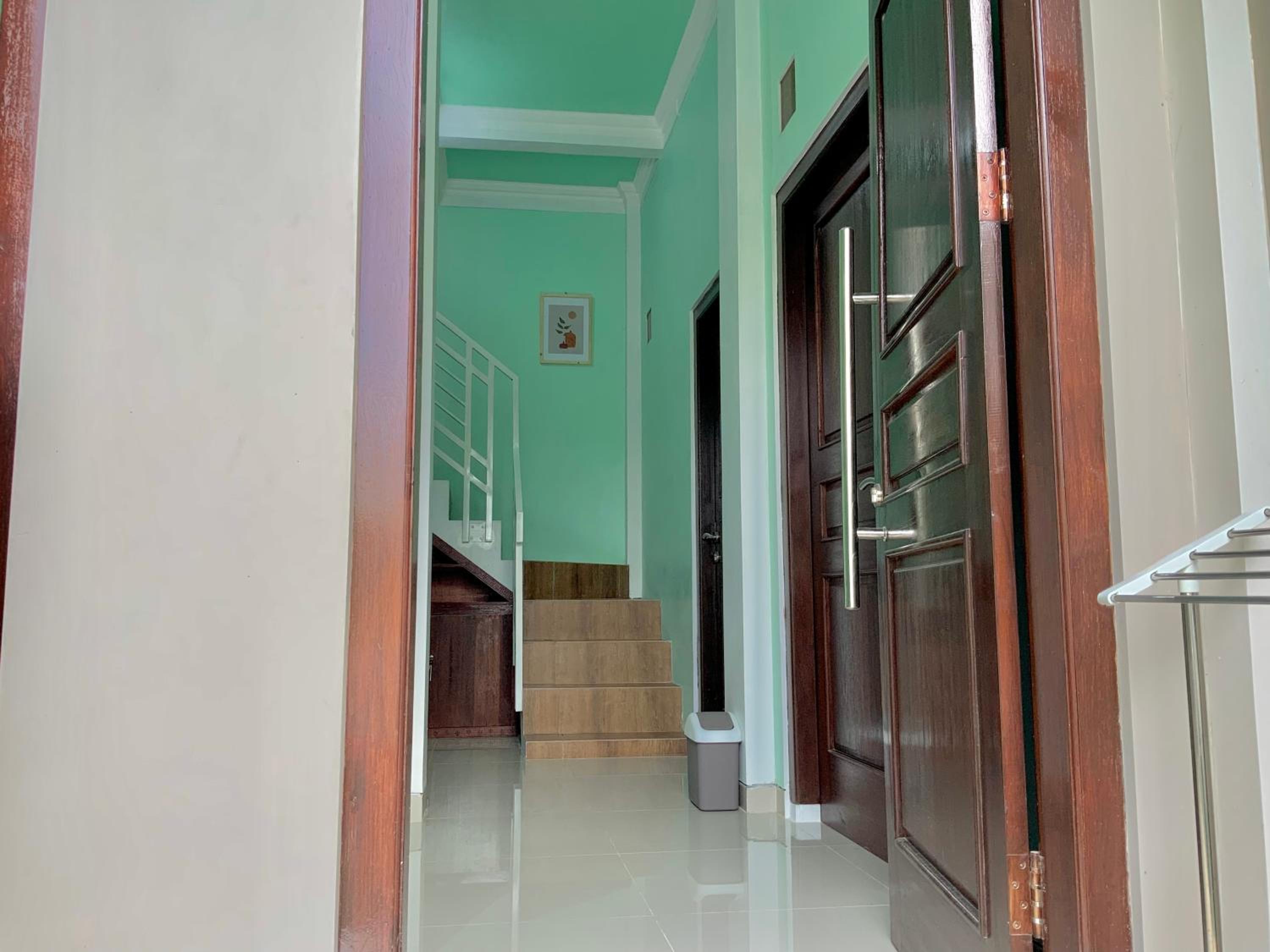 Three-Bedroom House photo 1