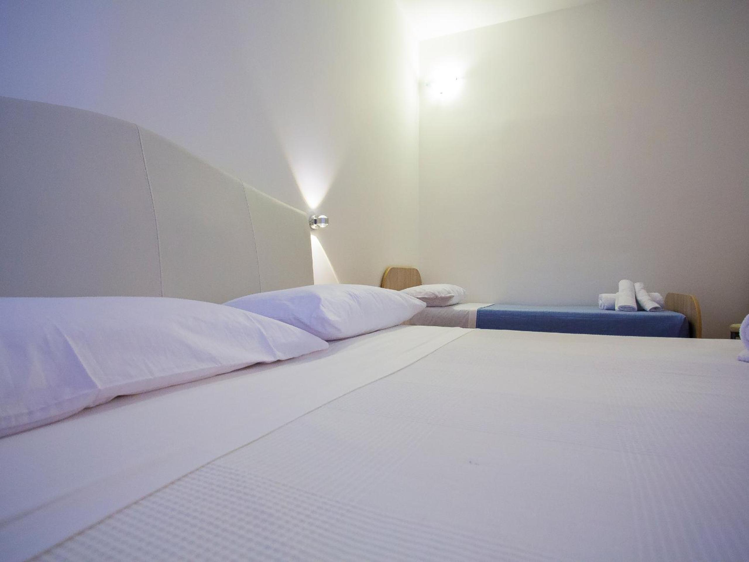 Quadruple Room - Photo 4