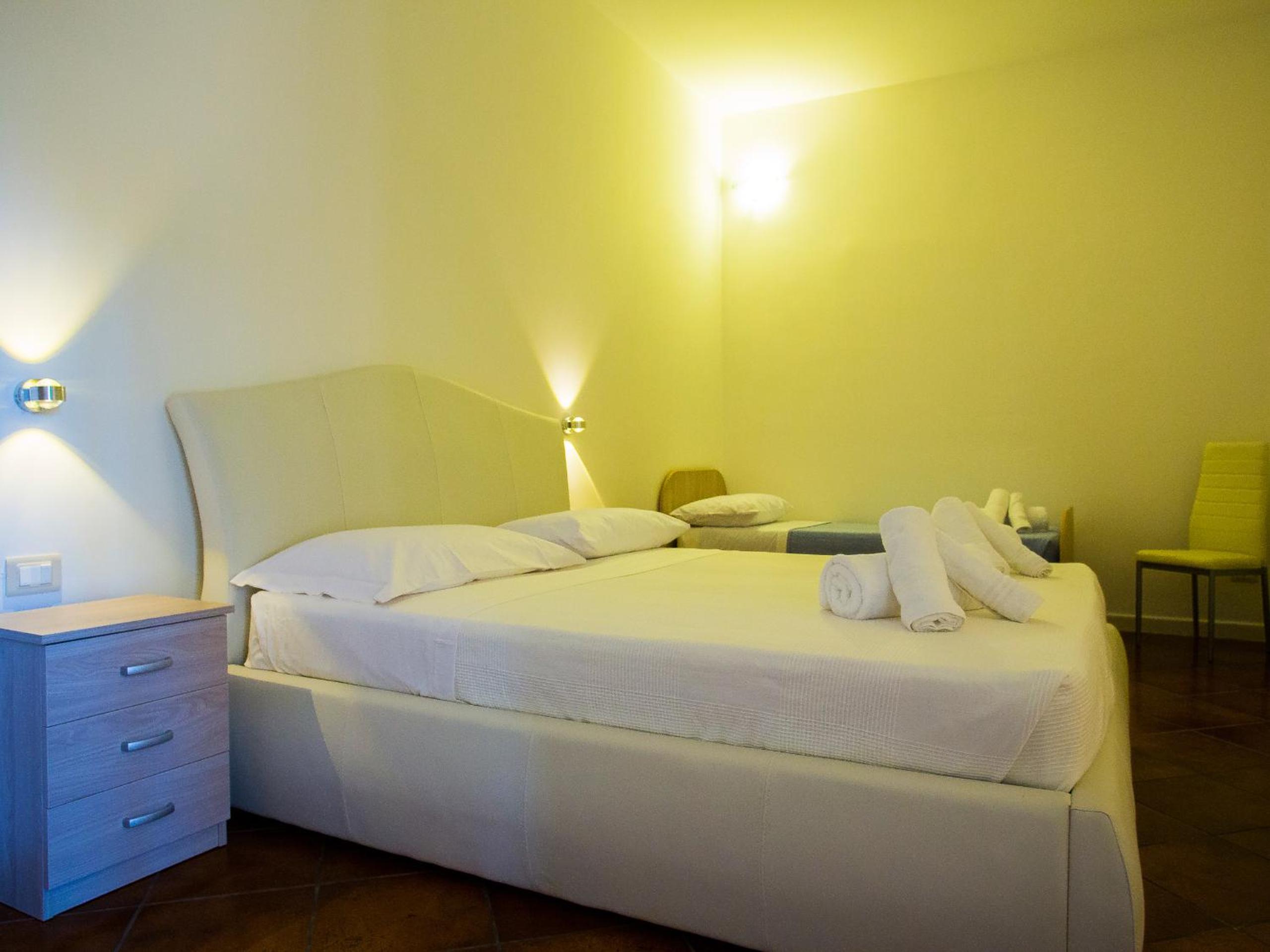 Quadruple Room - Photo 5