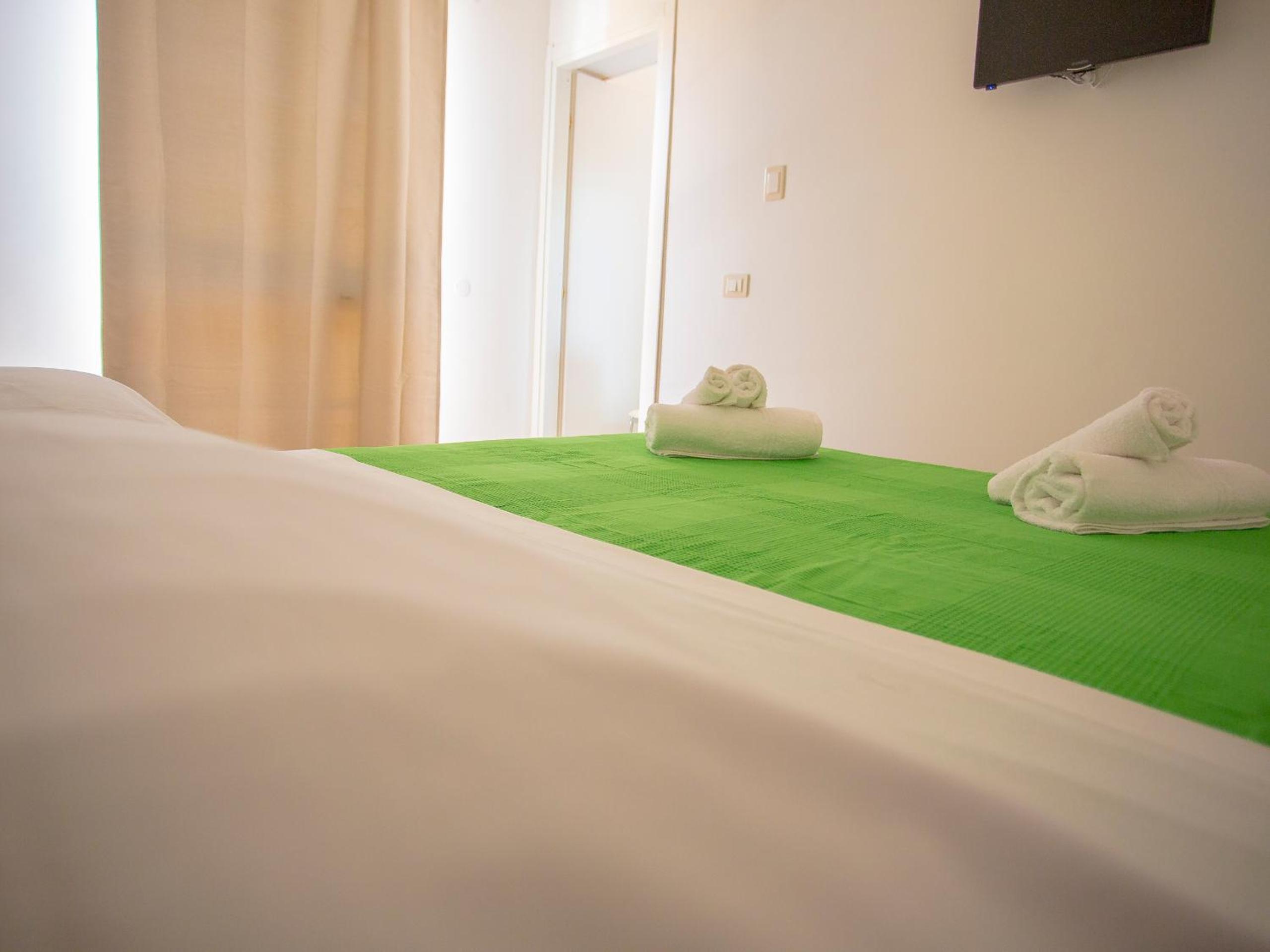 Double Room - Photo 22