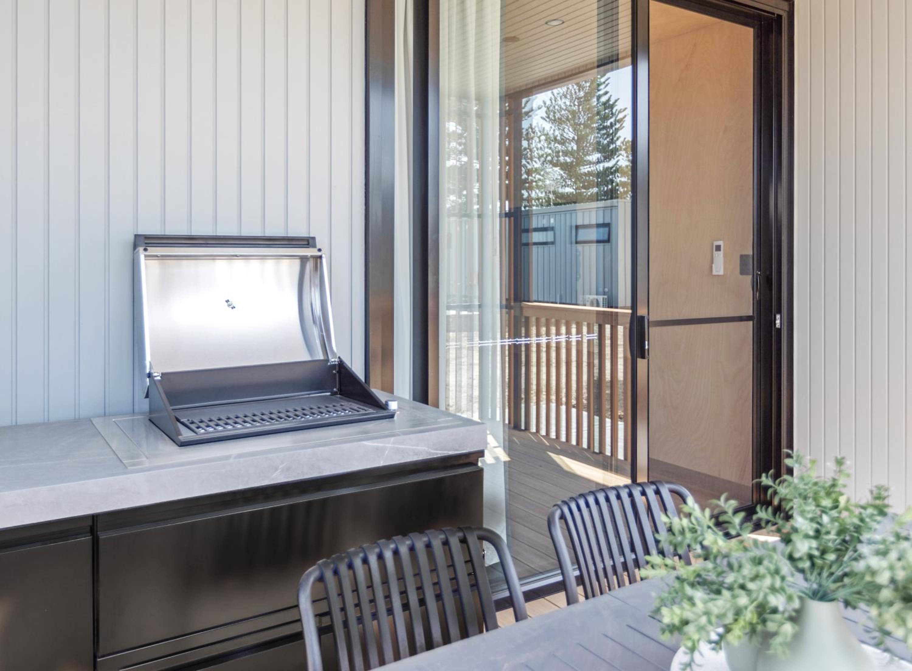 Superior Villa - Sleeps 4 - Dog Friendly photo 2