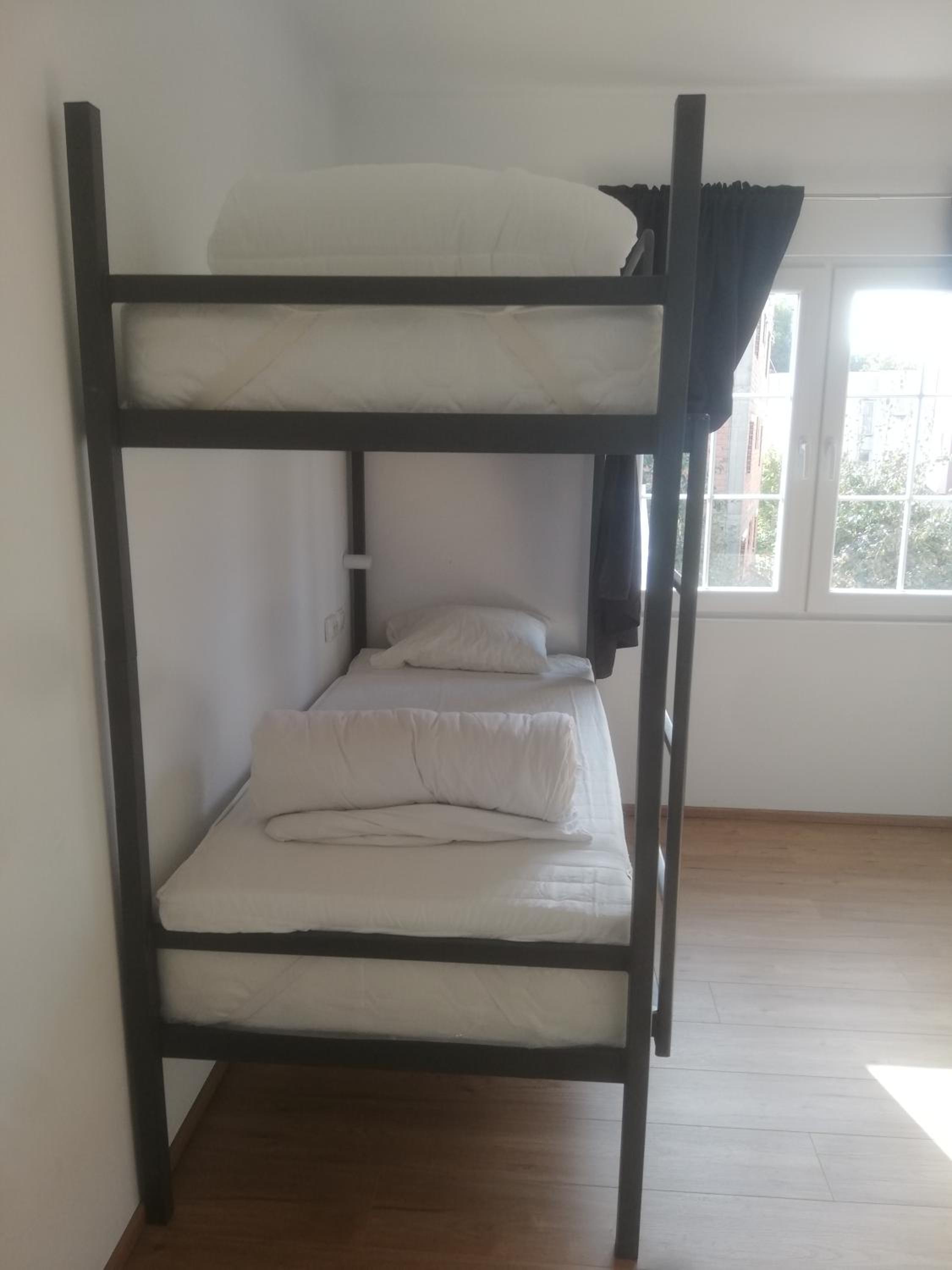 Bed in 6-Bed Female Dormitory Room photo 2