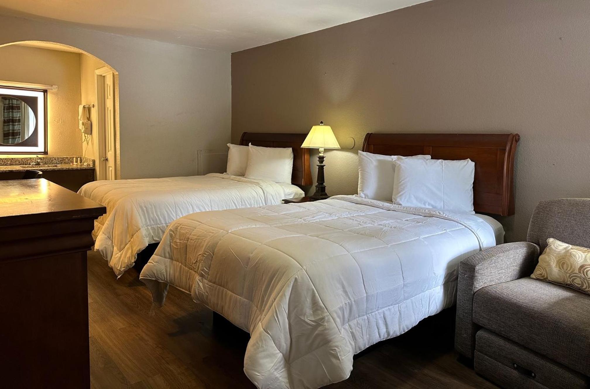 Double Room with Two Double Beds - Non-Smoking - Photo 1