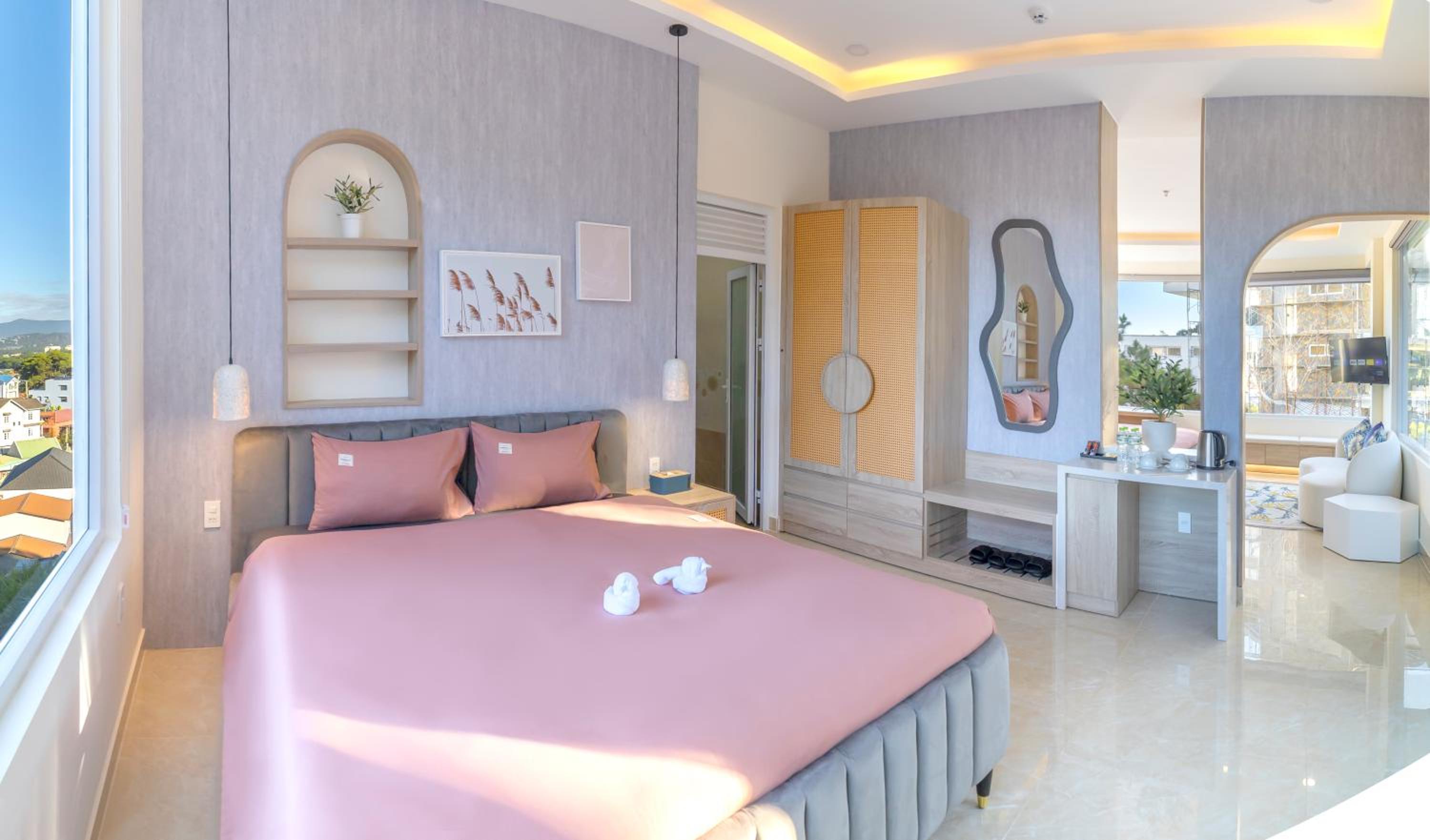 Deluxe Family Room - Photo 8