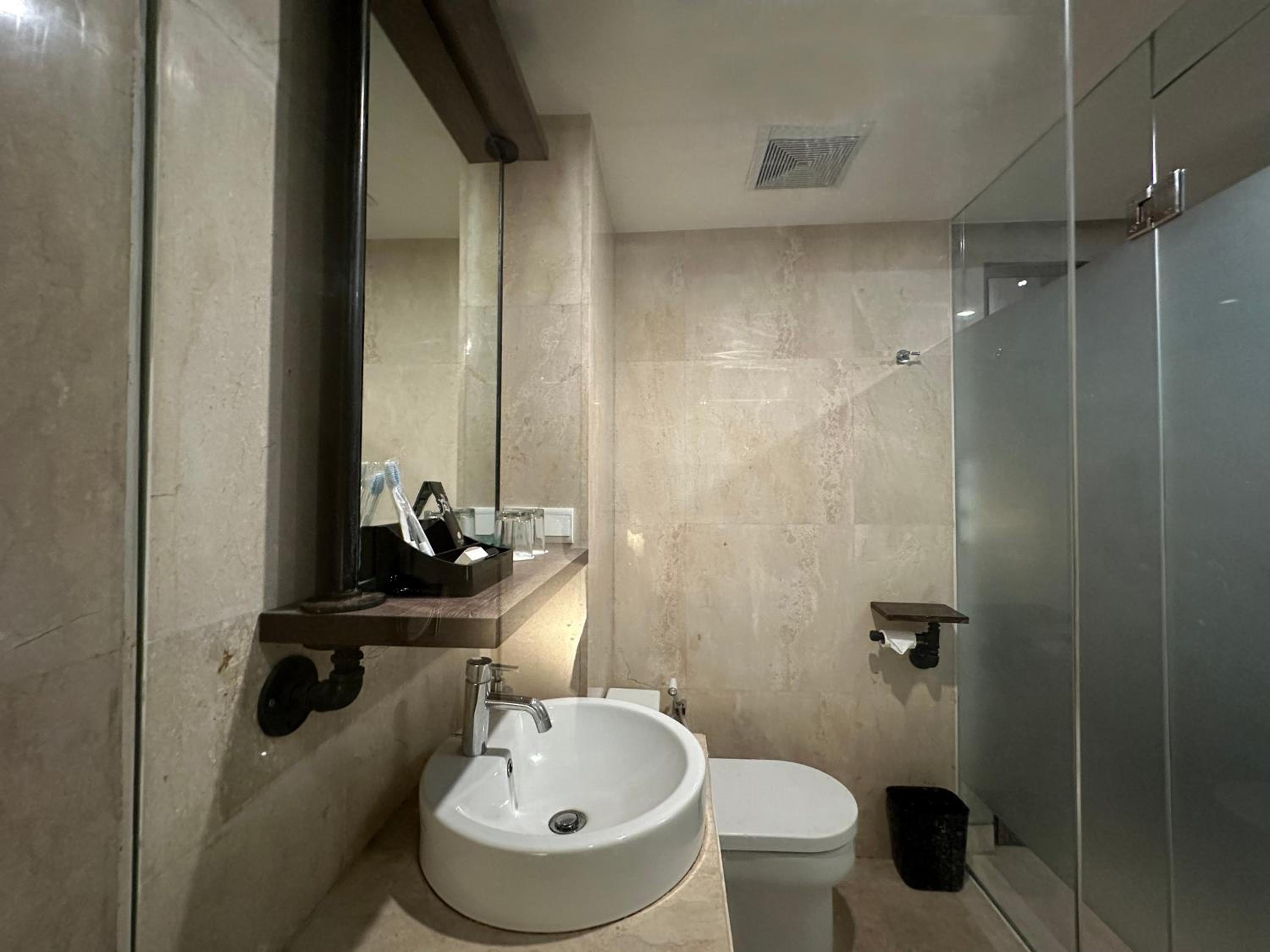 Stark Superior Room - Photo 5