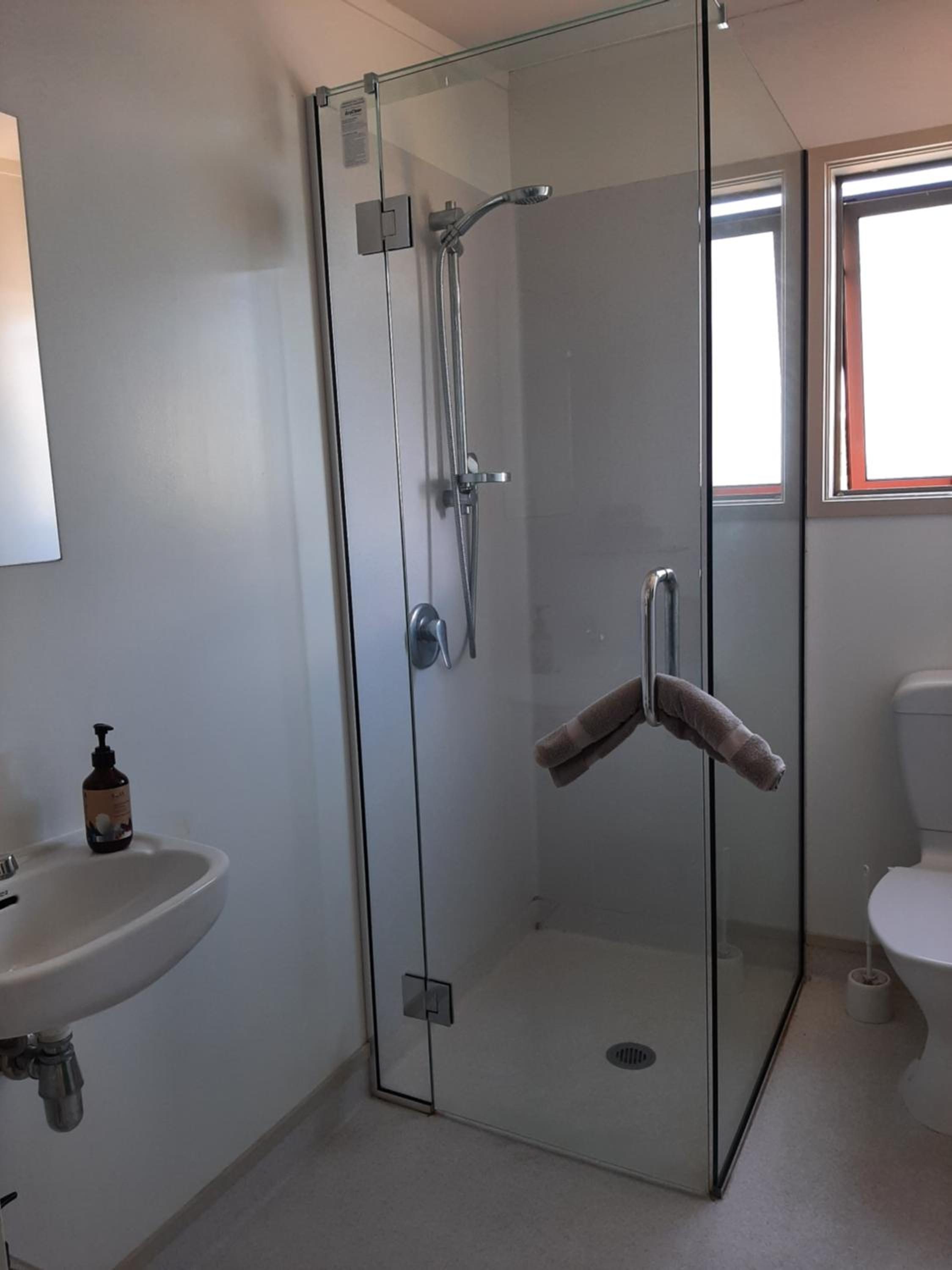 Double or Twin Room with Private Bathroom photo 3