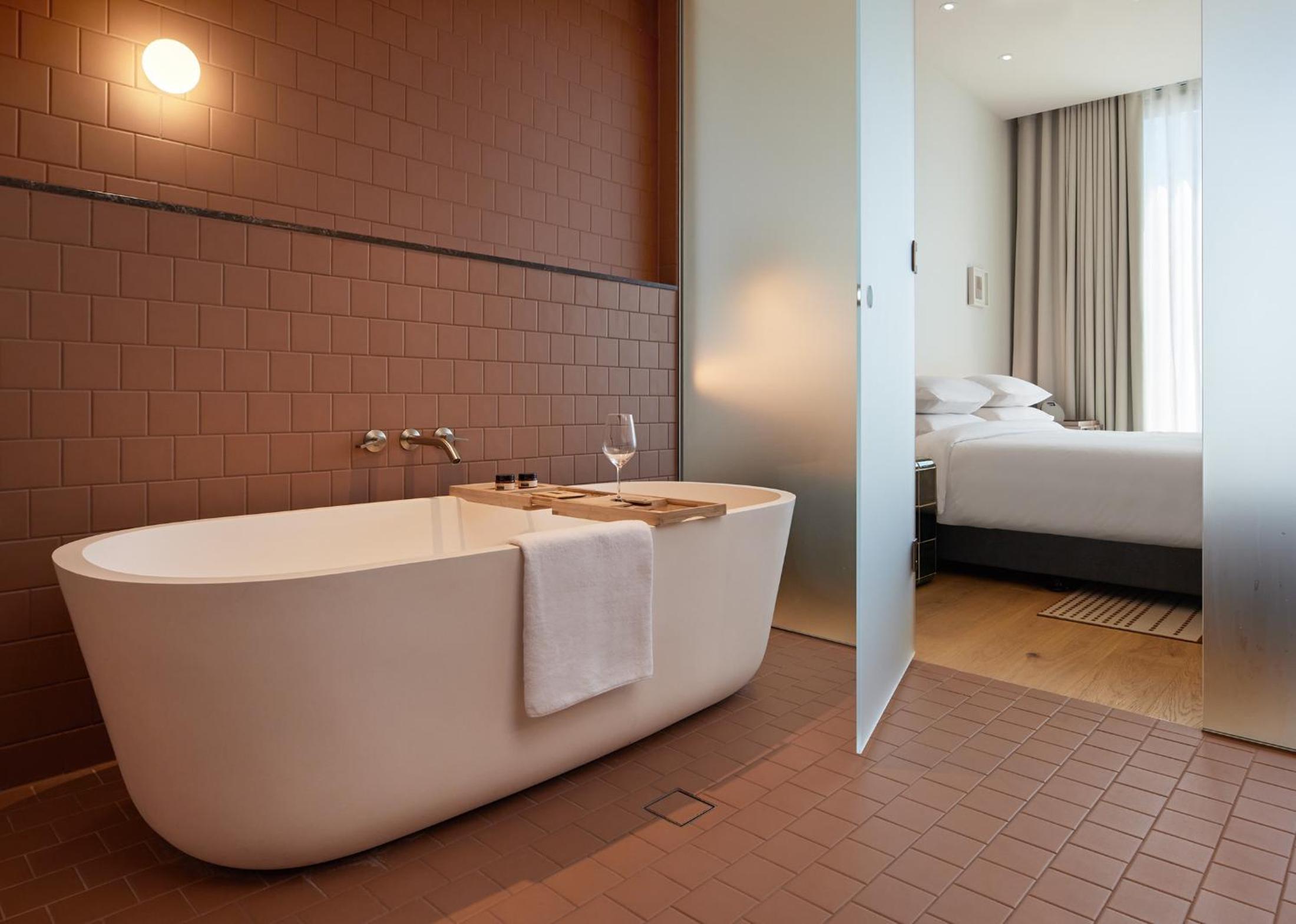 King Suite - Photo 7