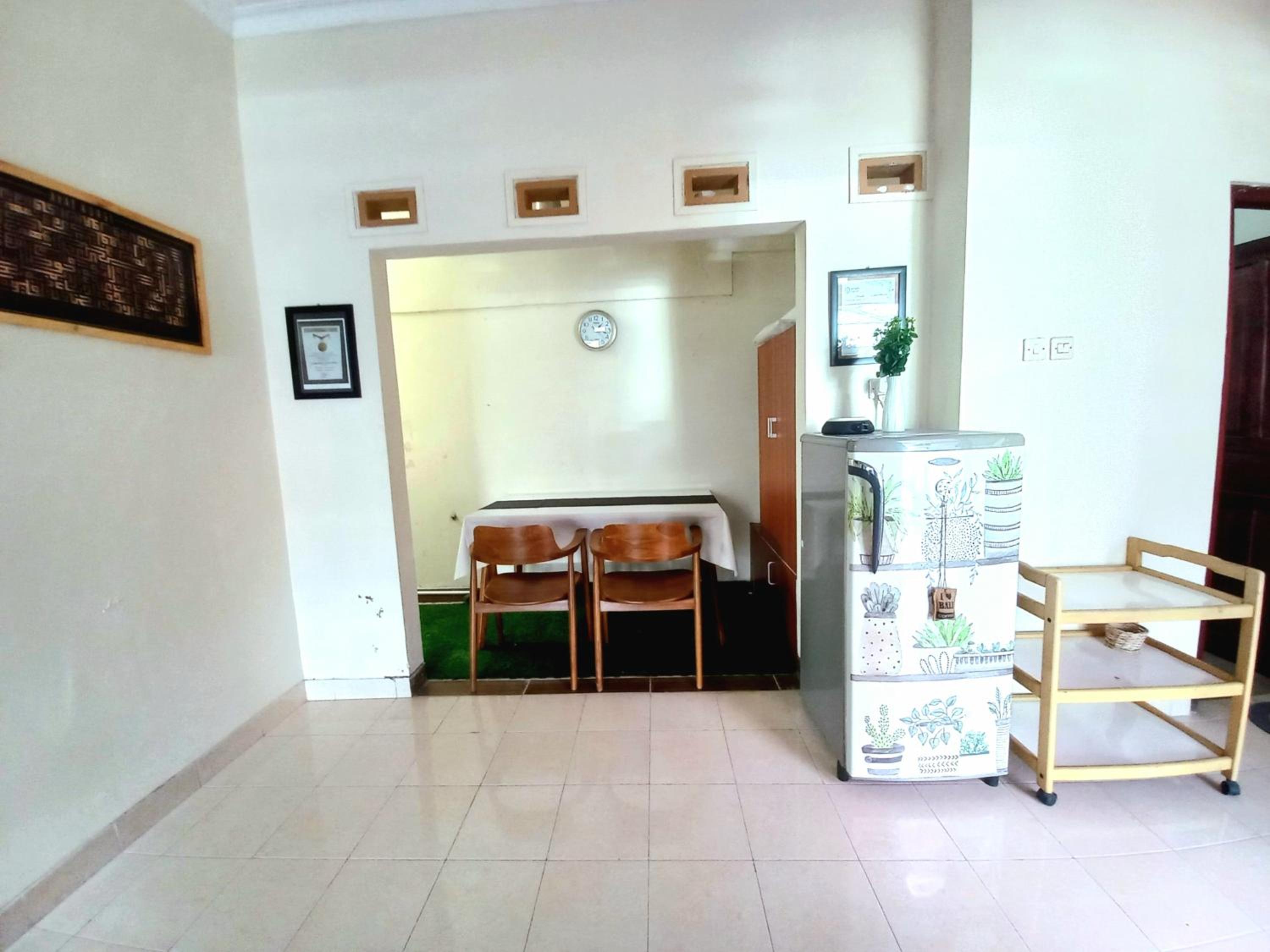 Two-Bedroom House - Photo 12