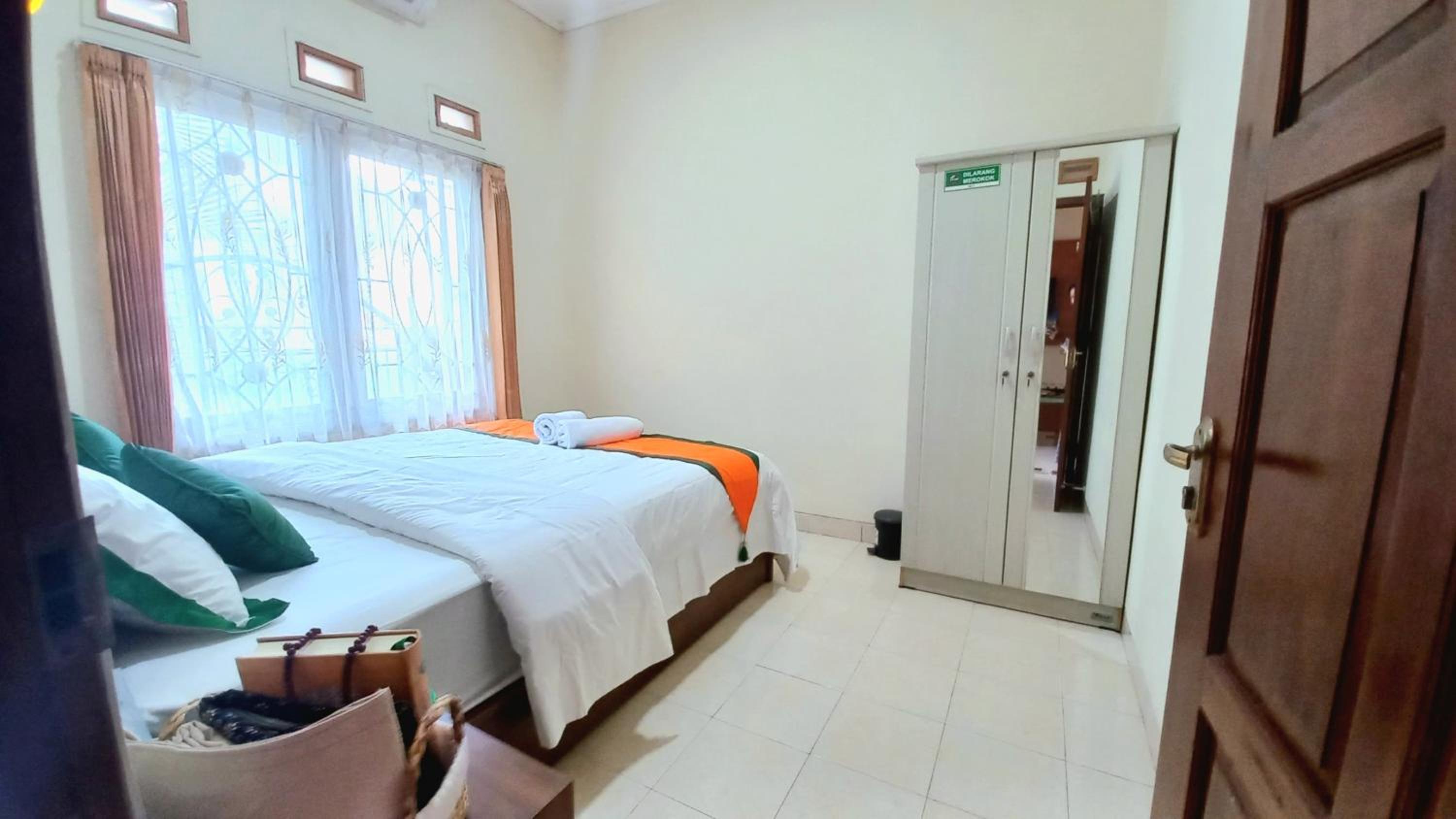 Two-Bedroom House - Photo 11