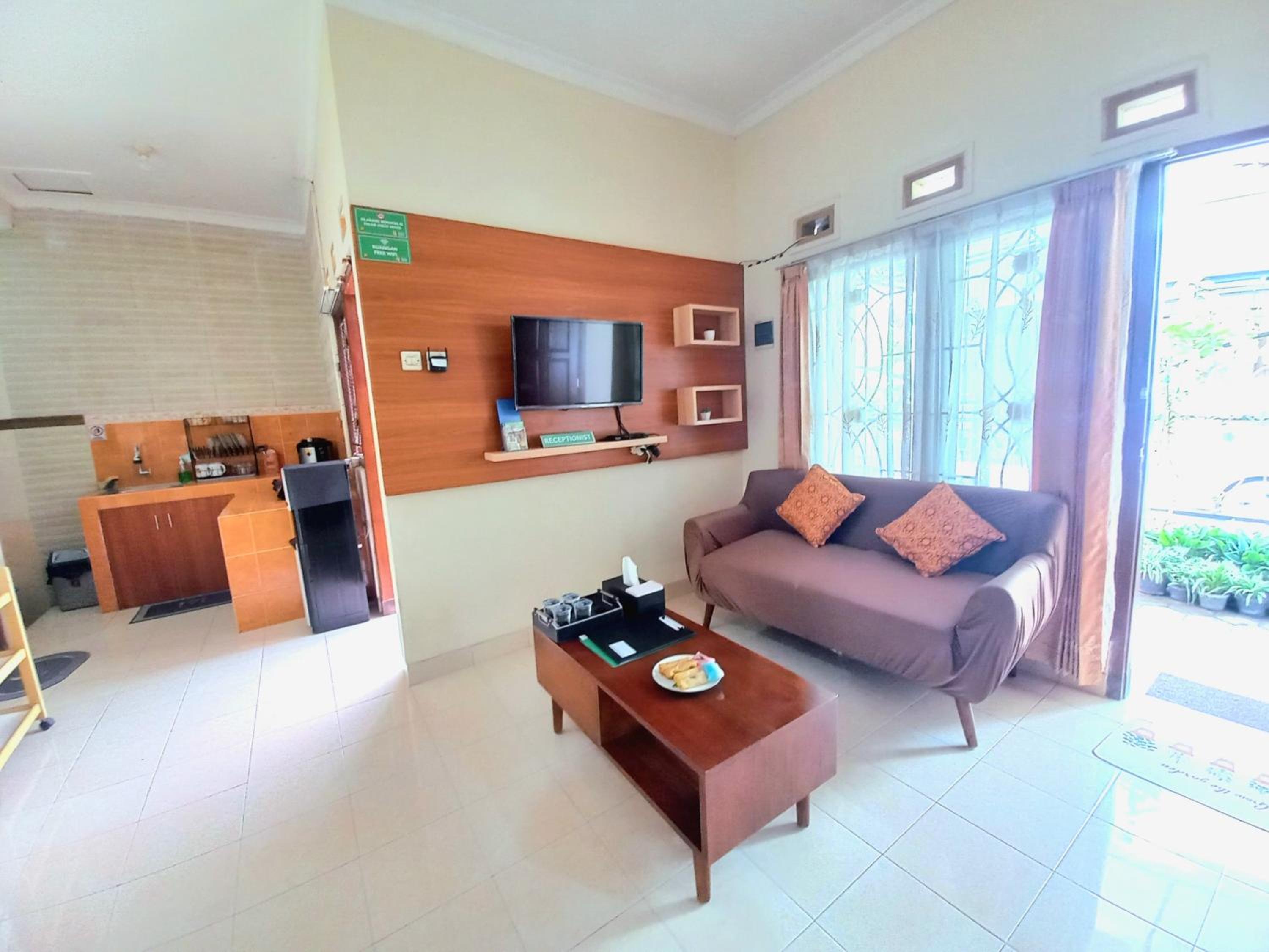 Two-Bedroom House - Photo 3