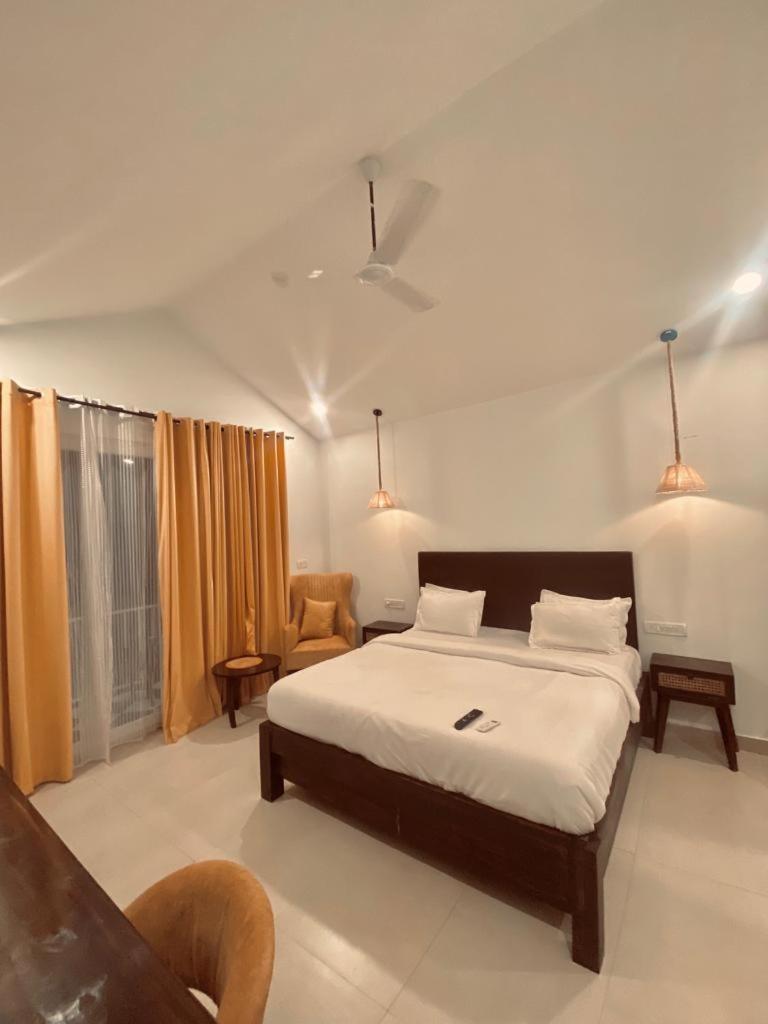 King Room With Pool View