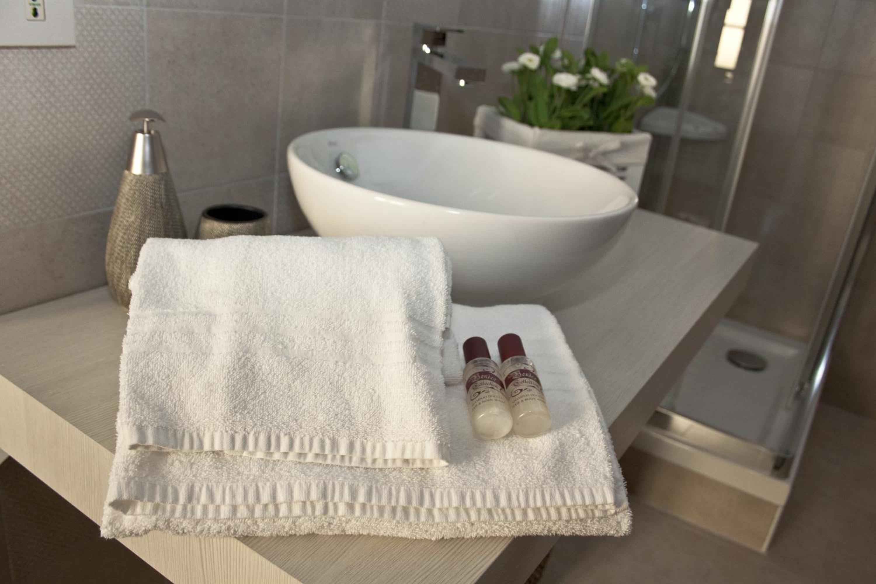Comfort Double Room with Private External Bathroom photo 2