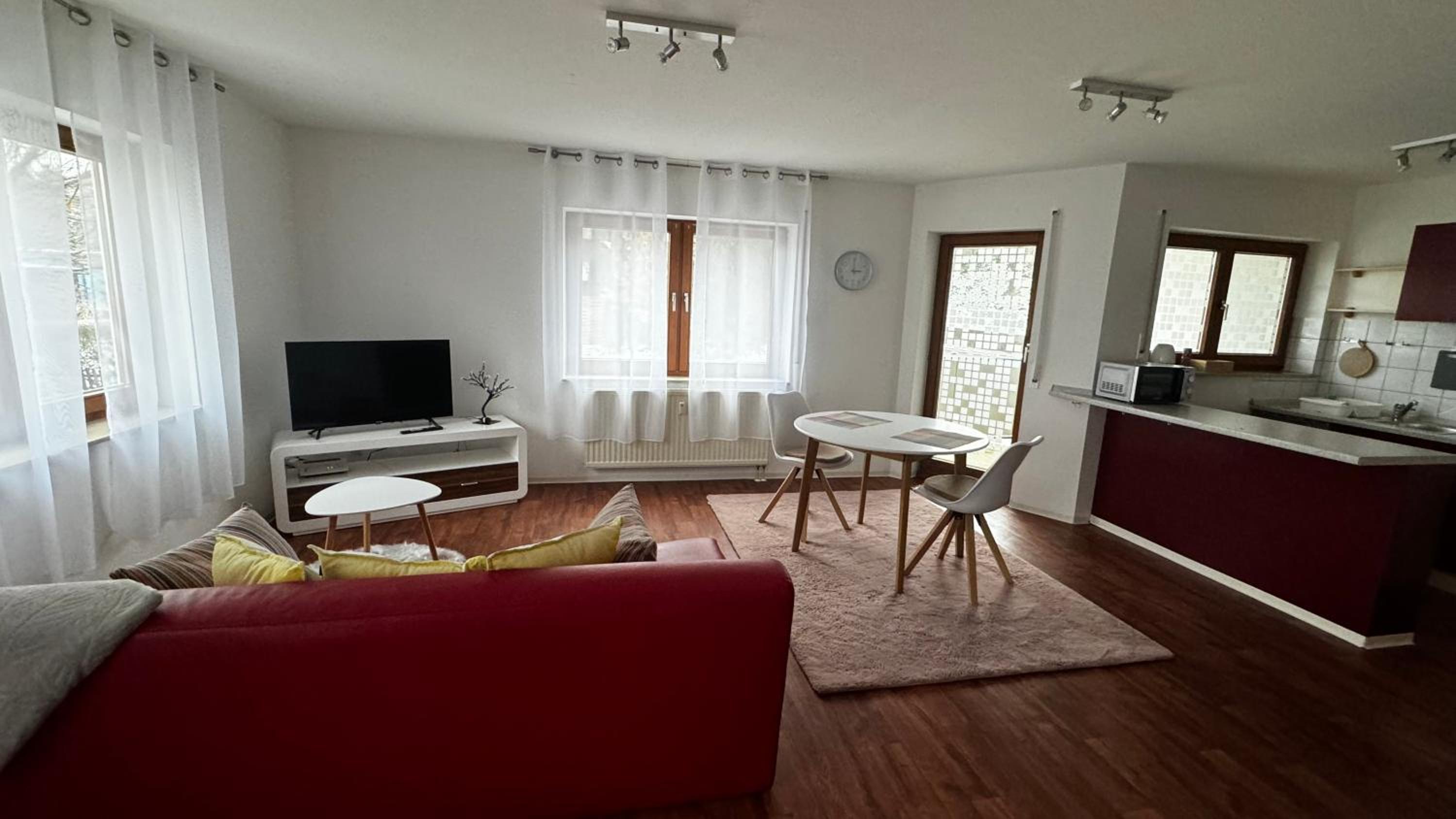 One-Bedroom Apartment photo 2