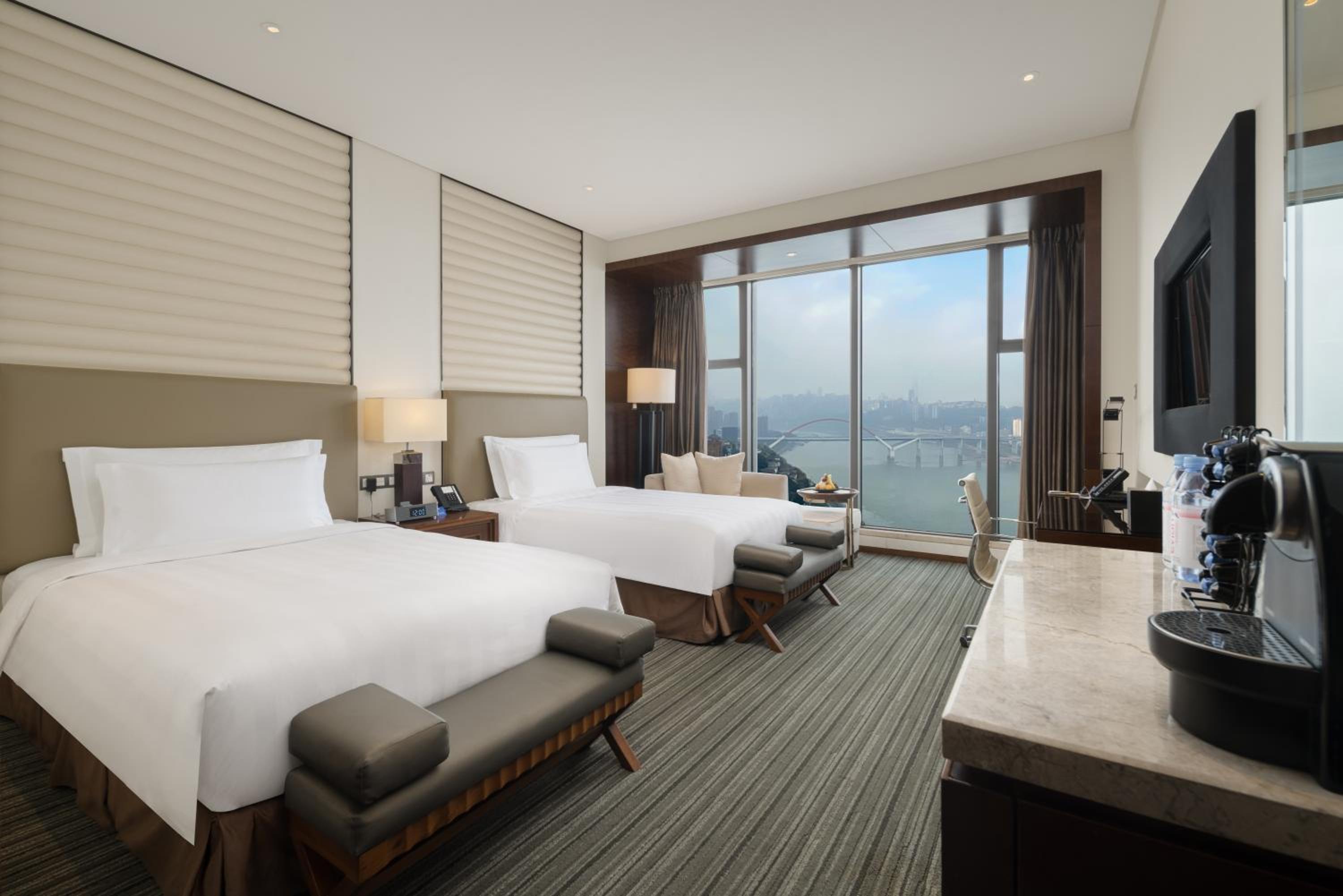 Executive Room with Yangtze River View - Photo 3