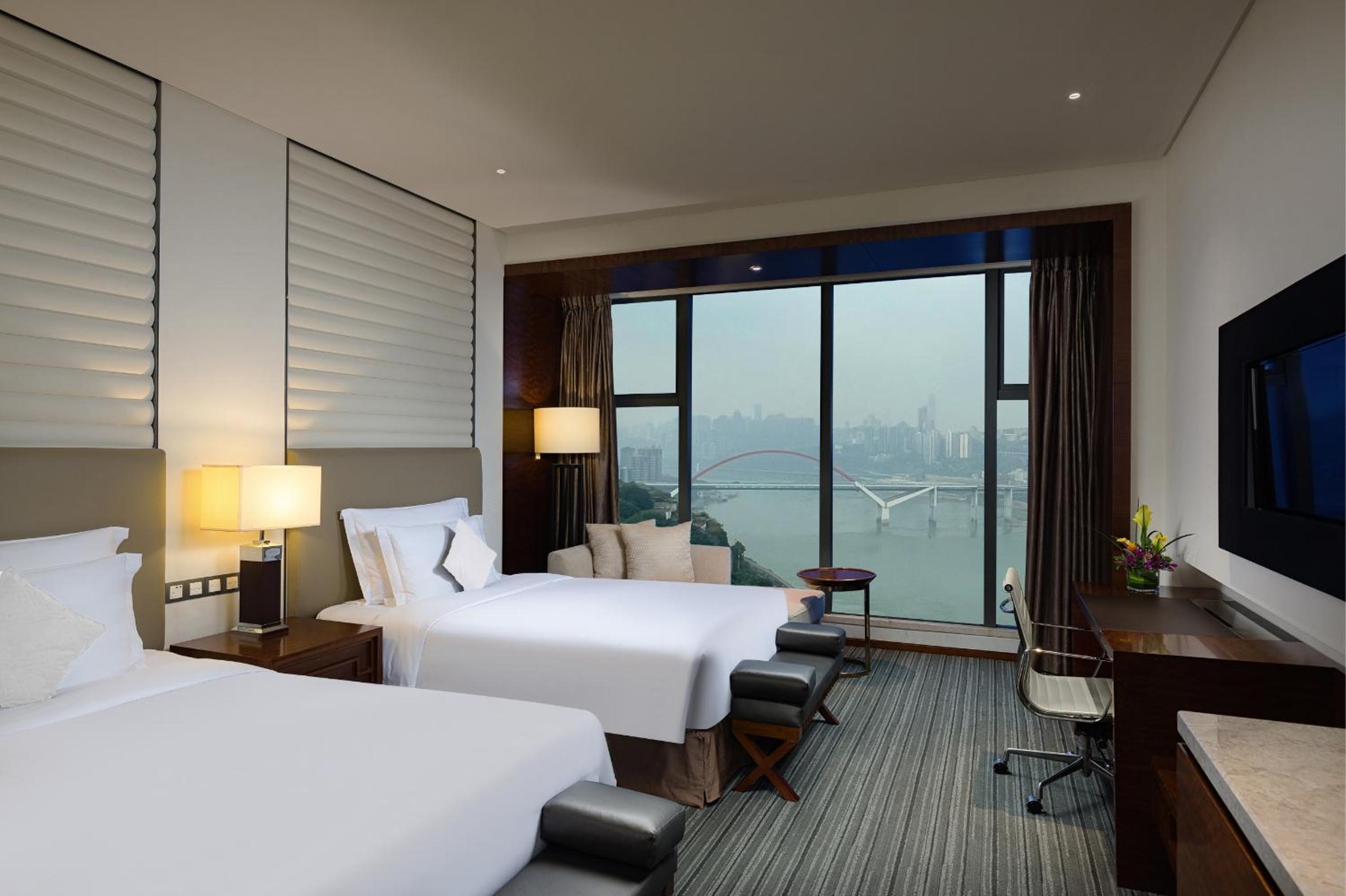 Premium Room with Yangtze River View - Photo 4