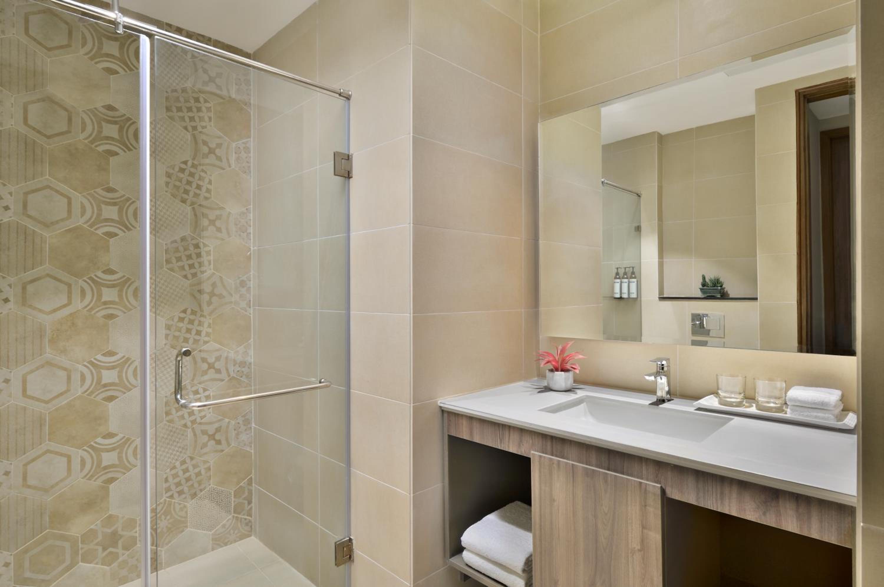 One Bedroom Executive - Photo 2