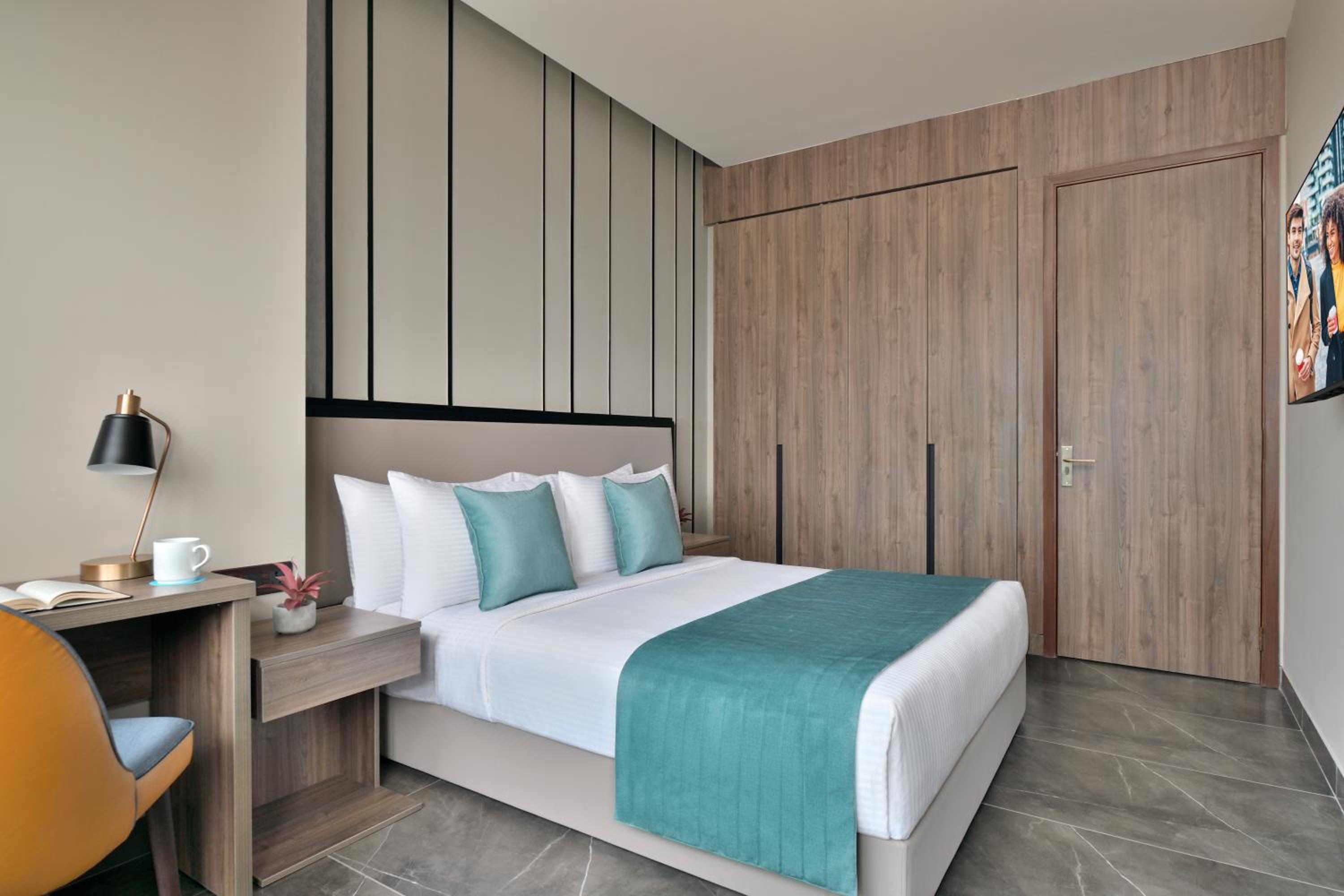 One Bedroom Executive - Photo 1