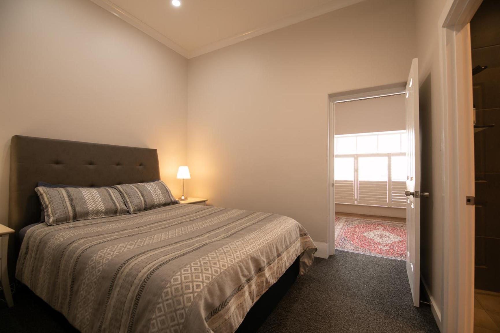 Deluxe Queen Room - Photo 4
