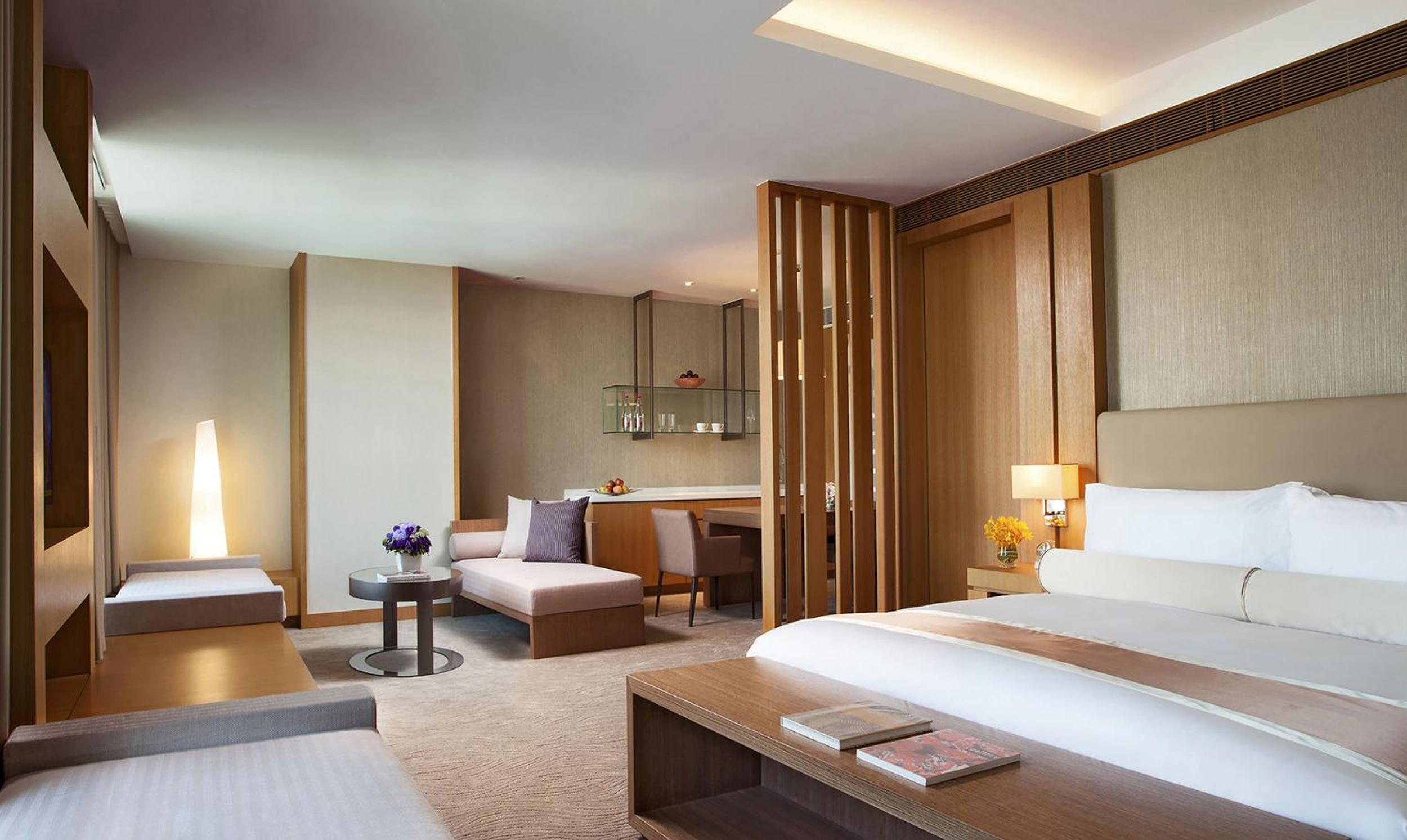 Executive Double Suite with City View and Club Benefits photo 2