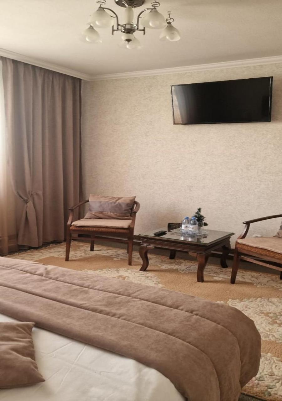 Budget Double Room photo 3