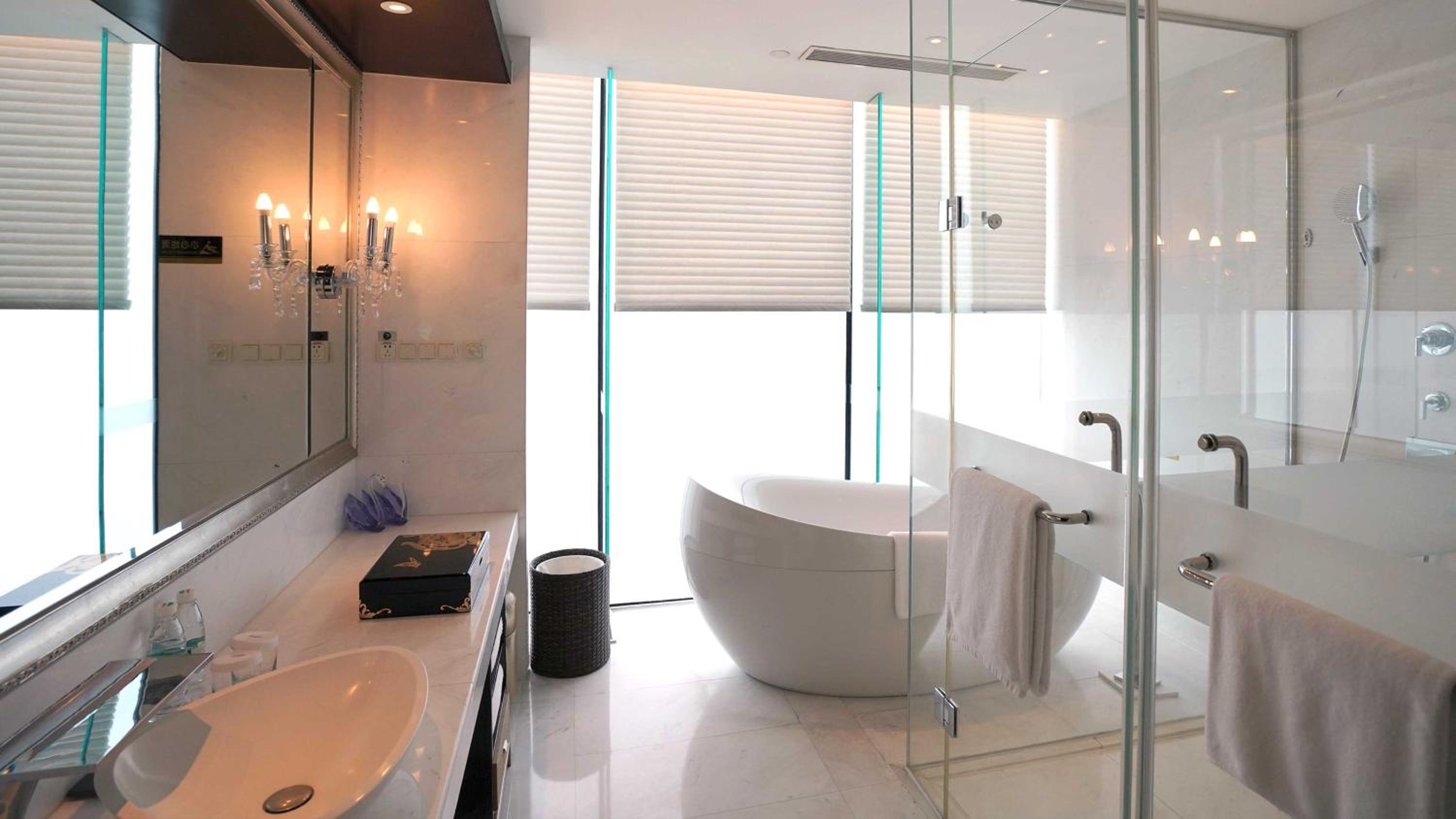 Premium King Room with Sea View - Lounge Access - Photo 6