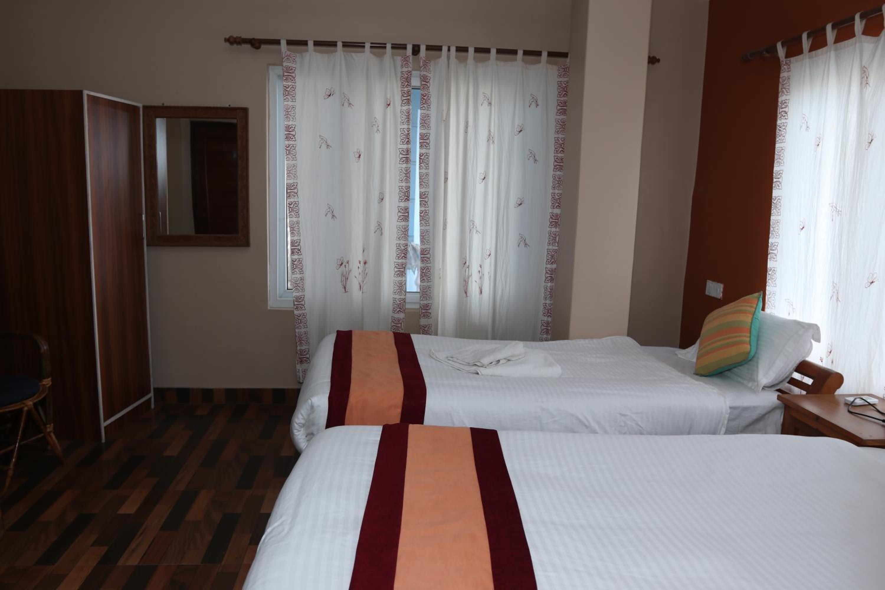 Deluxe Double or Twin Room - Photo 2