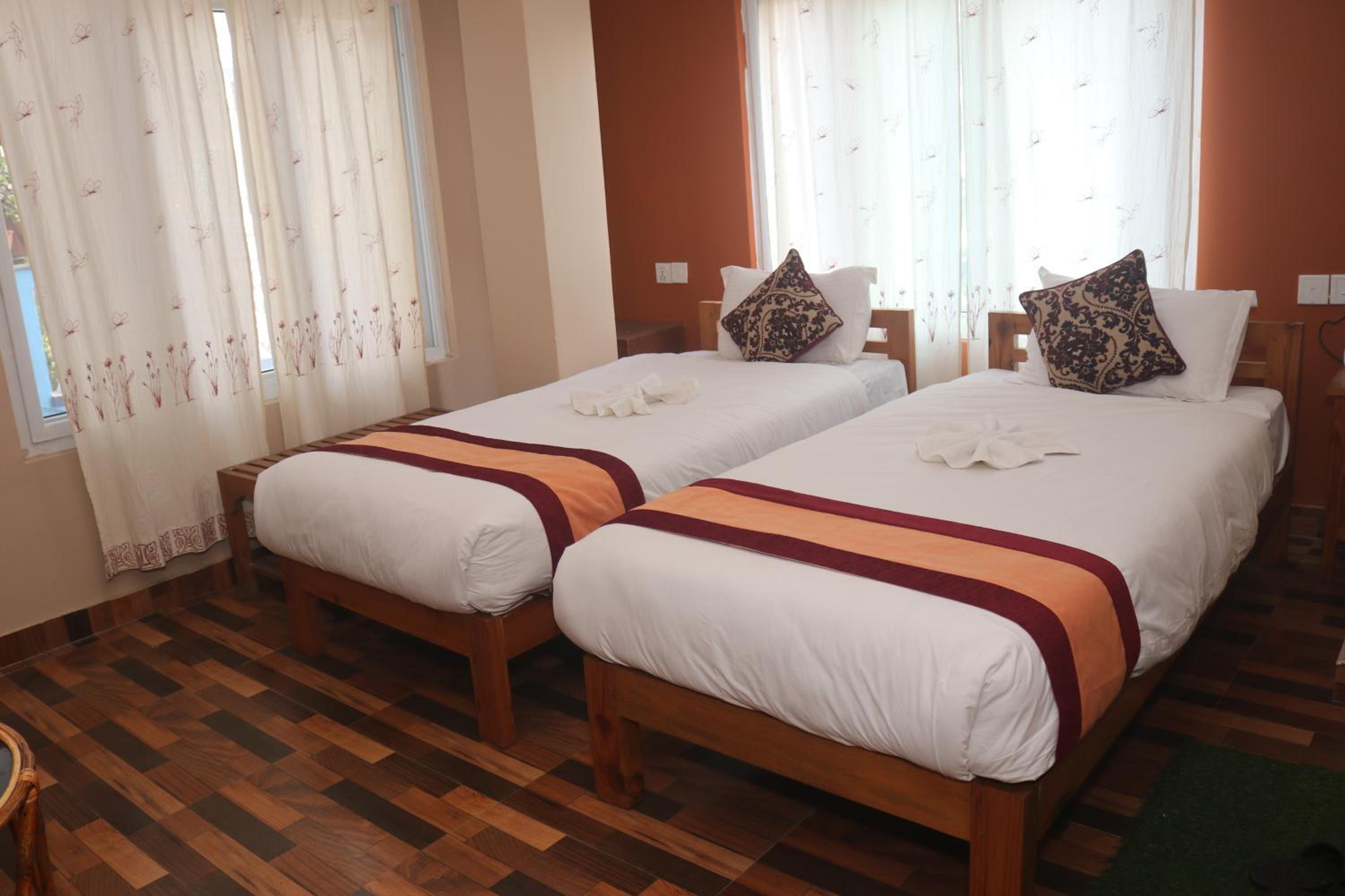 Standard Twin Room - Photo 1
