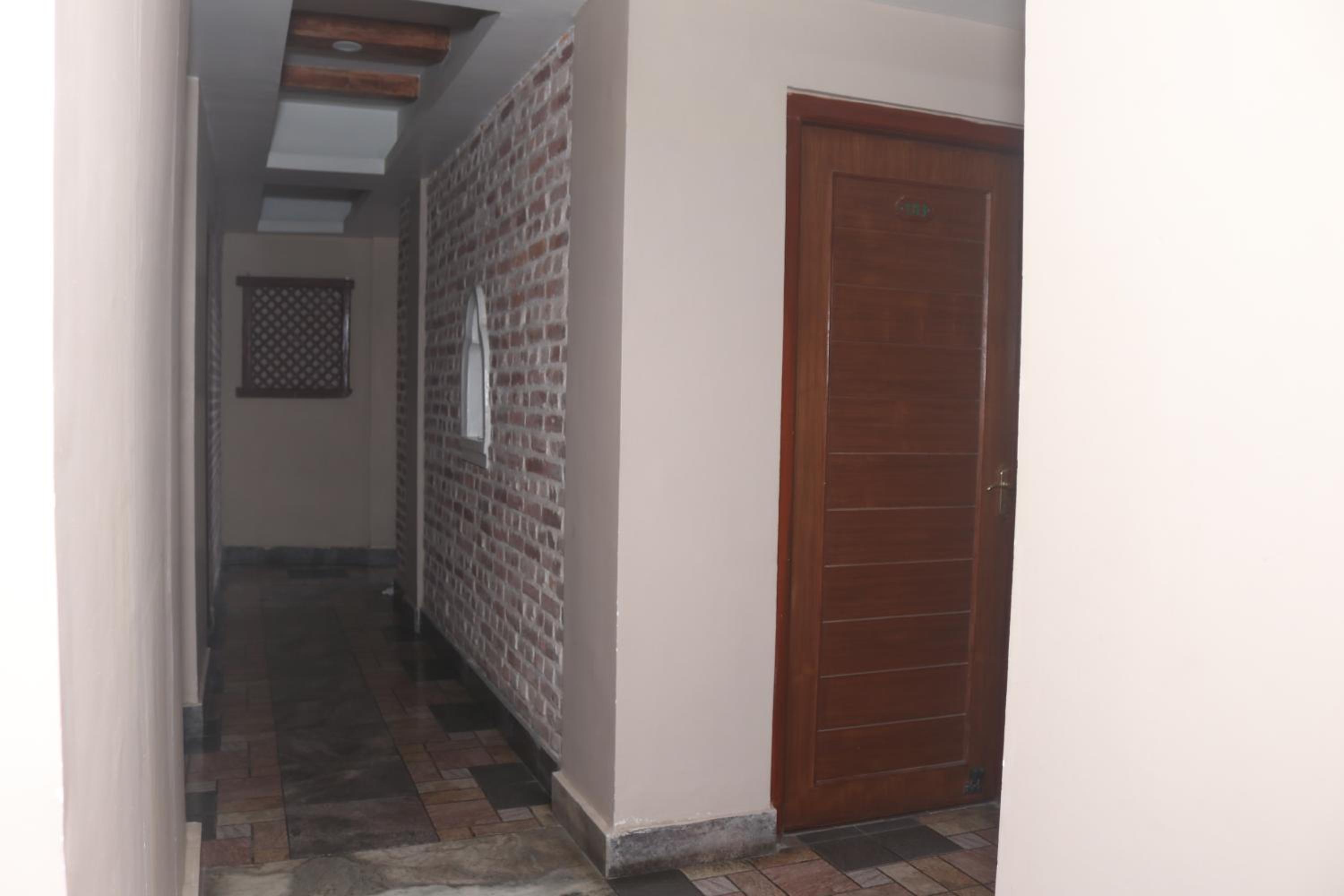 Deluxe Double or Twin Room - Photo 6