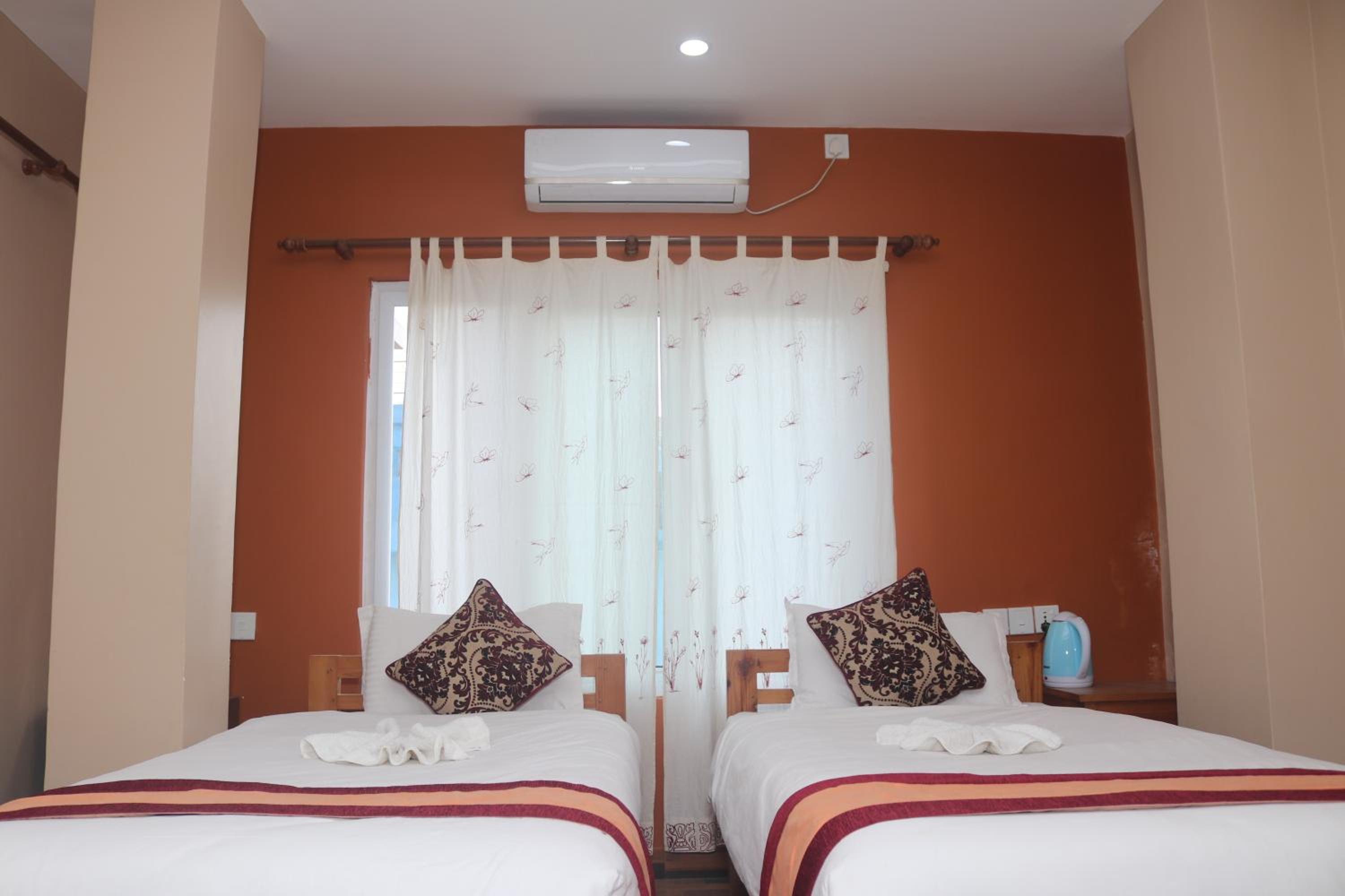 Deluxe Double or Twin Room - Photo 5