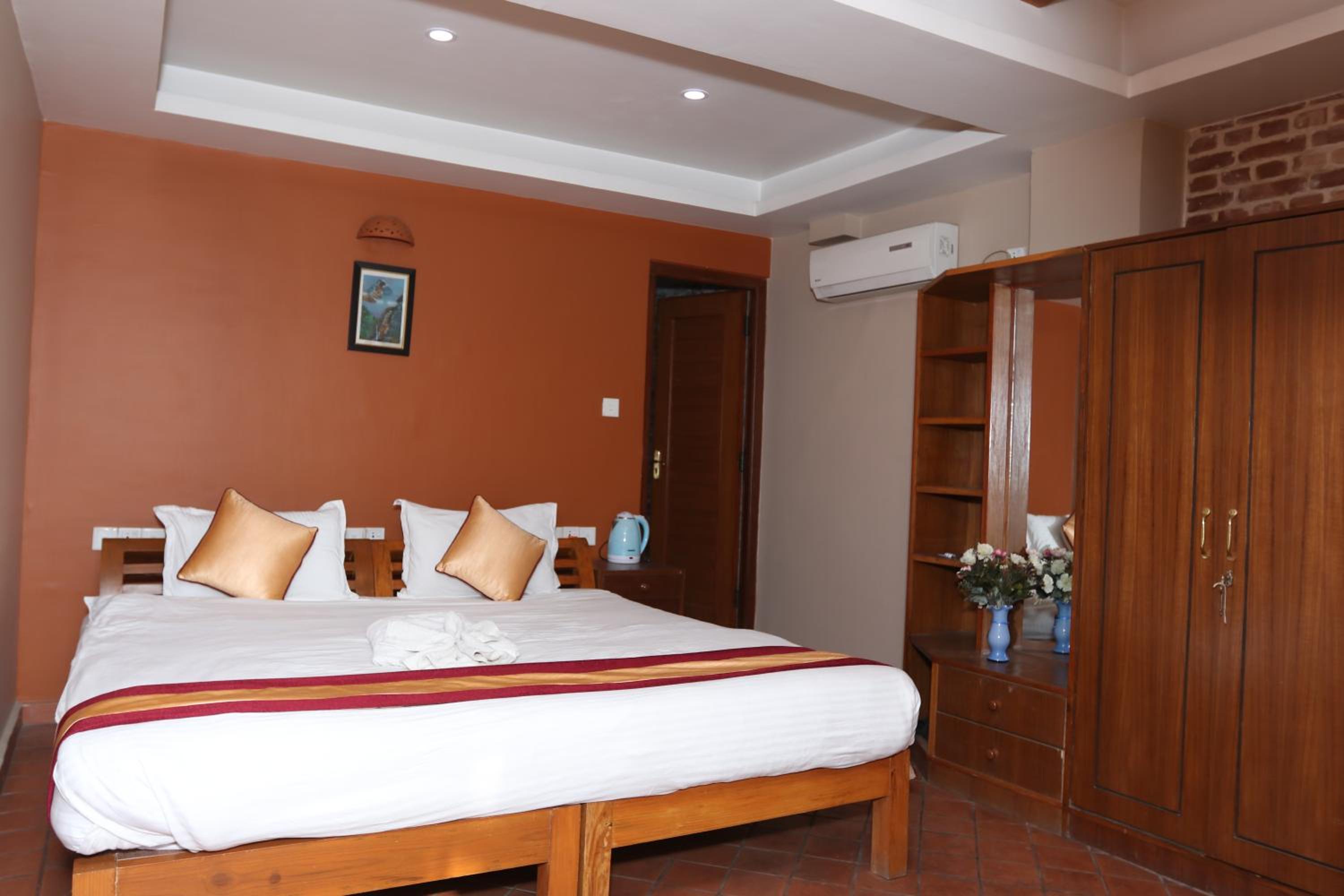 Standard Double Room - Photo 2