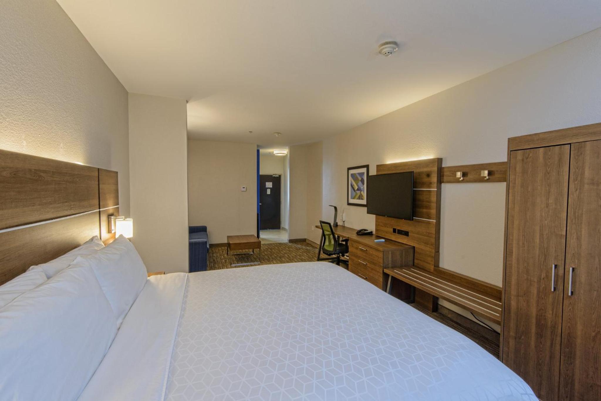 King Suite - Photo 3