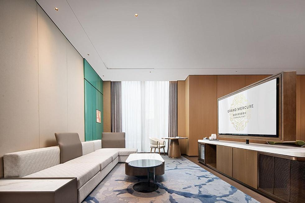 Superior King Suite photo 2