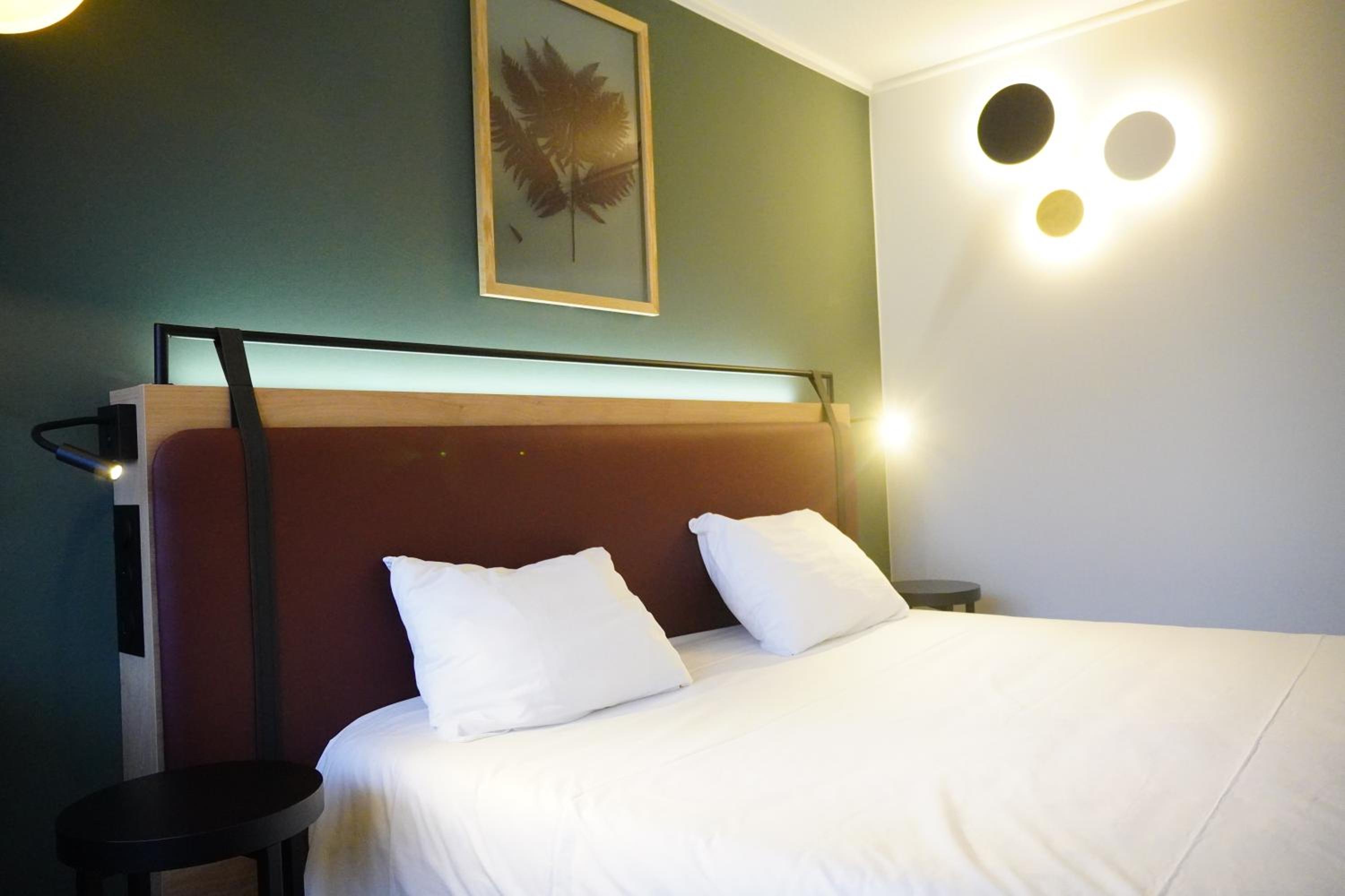 Superior Room - 1 Double Bed (renovated room) - Photo 2