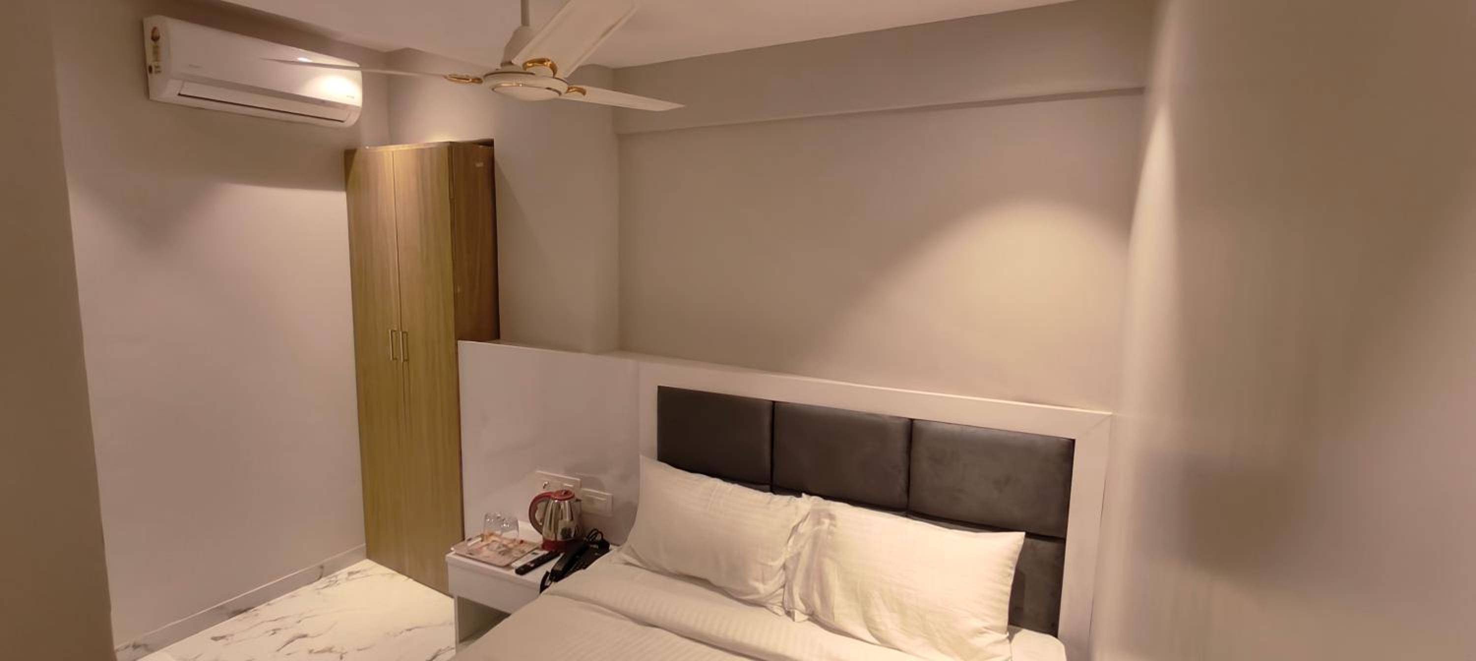 Double Room - Photo 5