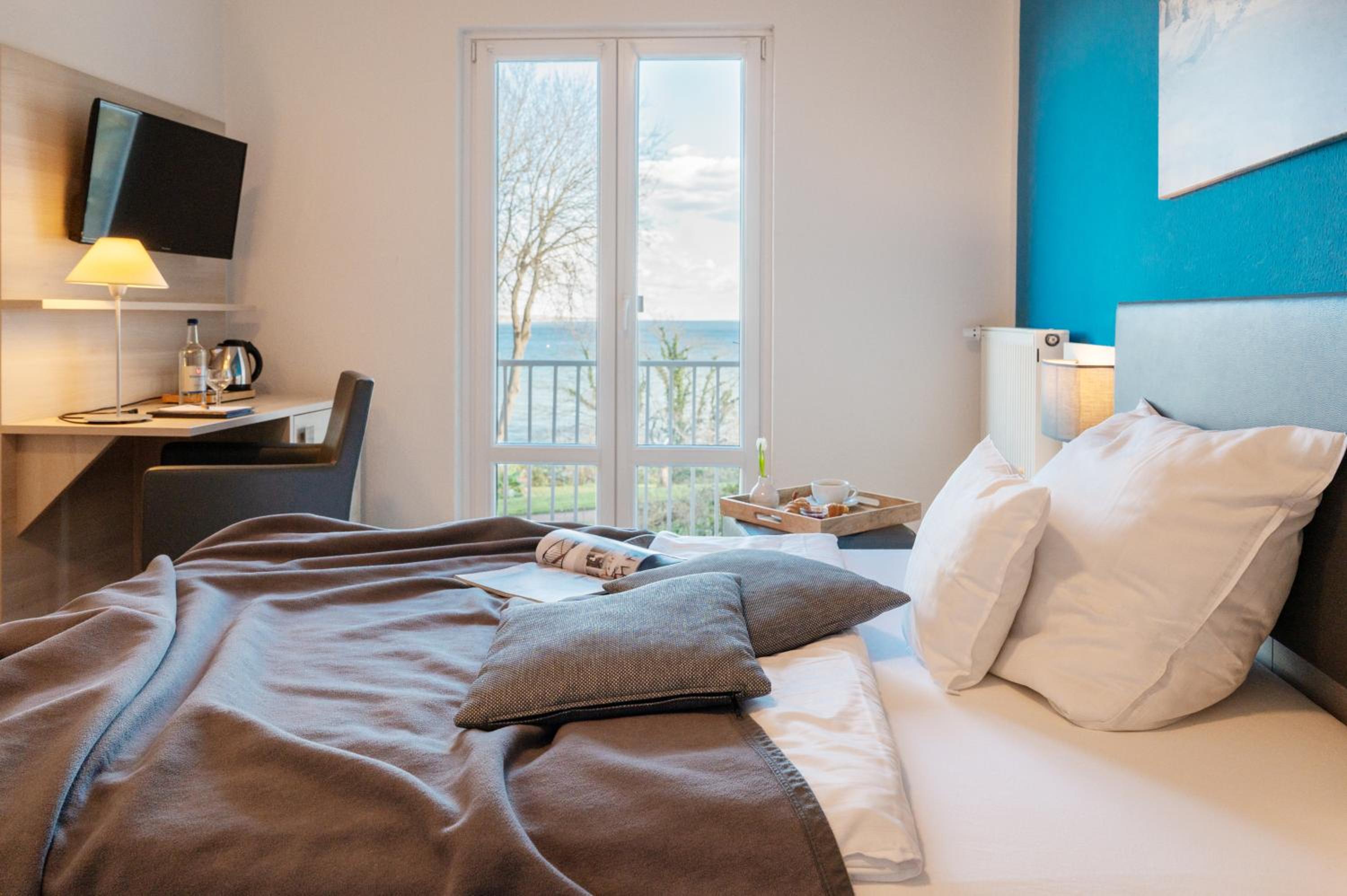 Single Room with Lake View