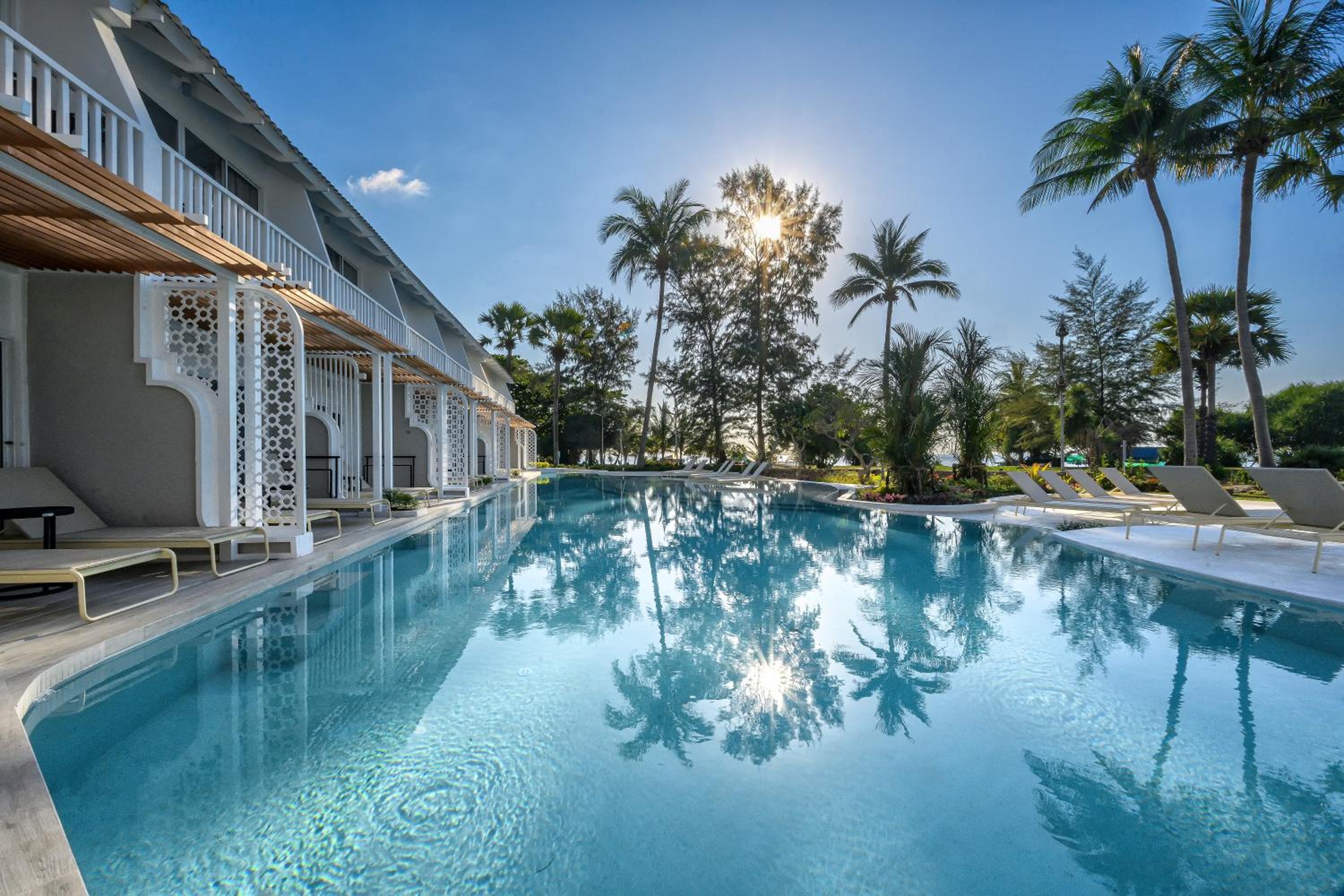 Lagoon Pool Access Deluxe Terrace - Photo 4